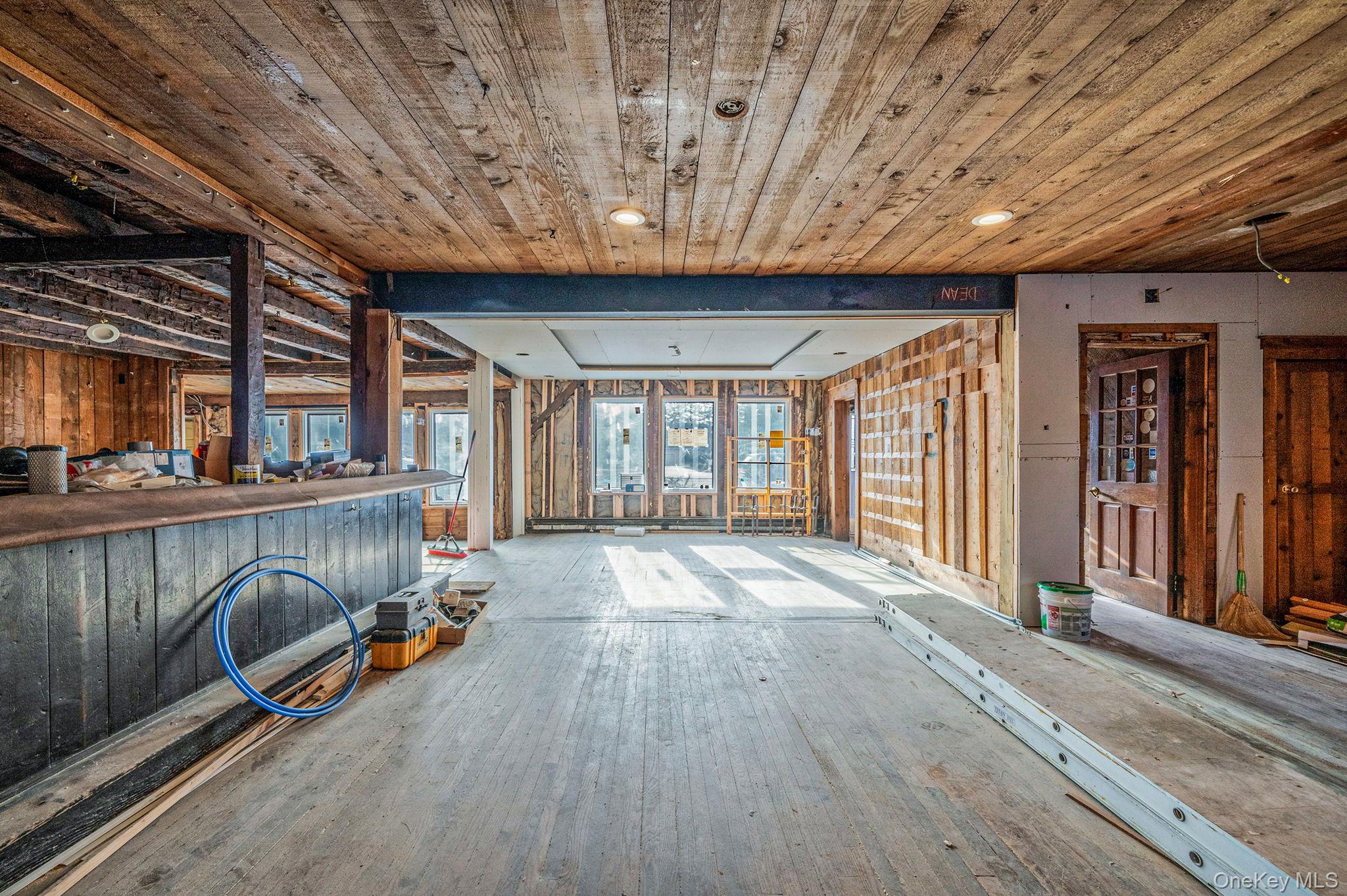 #8 photo, 605 Route 25A, 東長島 Rocky Point , NY 11778