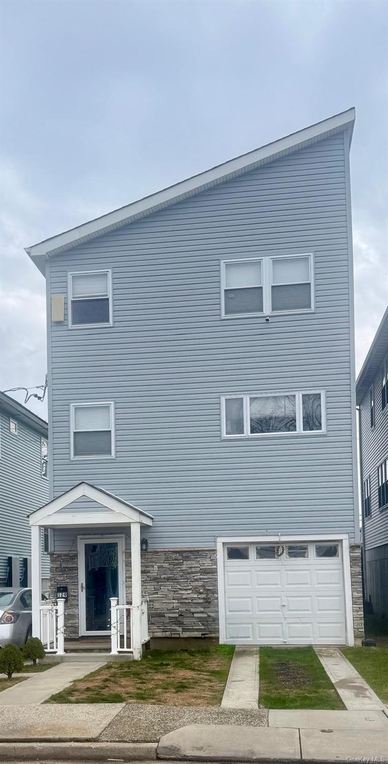 #13 photo, 129 Nassau Lane, Island Park , NY 11558