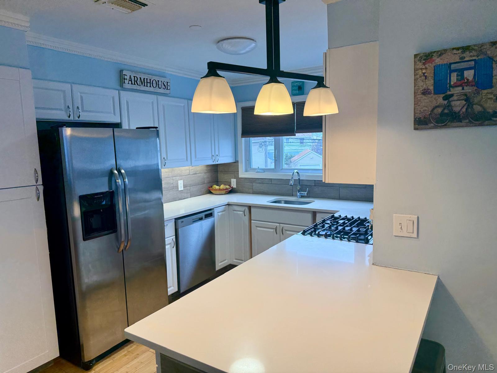 #4 photo, 129 Nassau Lane, Island Park , NY 11558