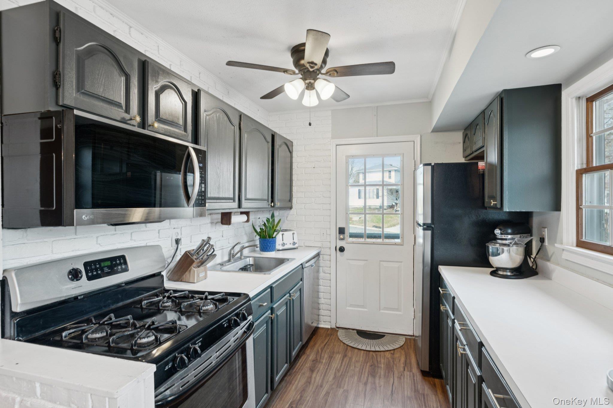 #10 photo, 12 Gail Court, سوفولك Kings Park , NY 11754