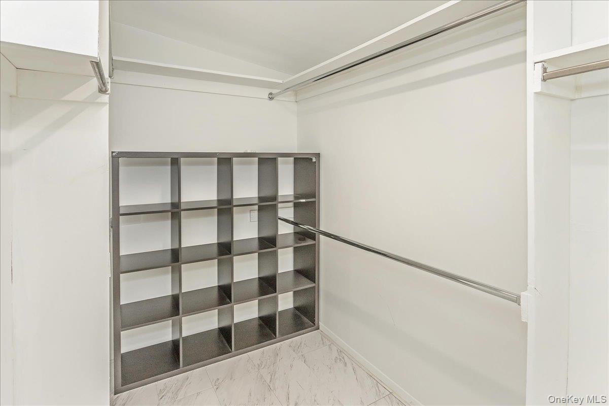 #10 photo, 93 Searingtown Road, Albertson , NY 11507