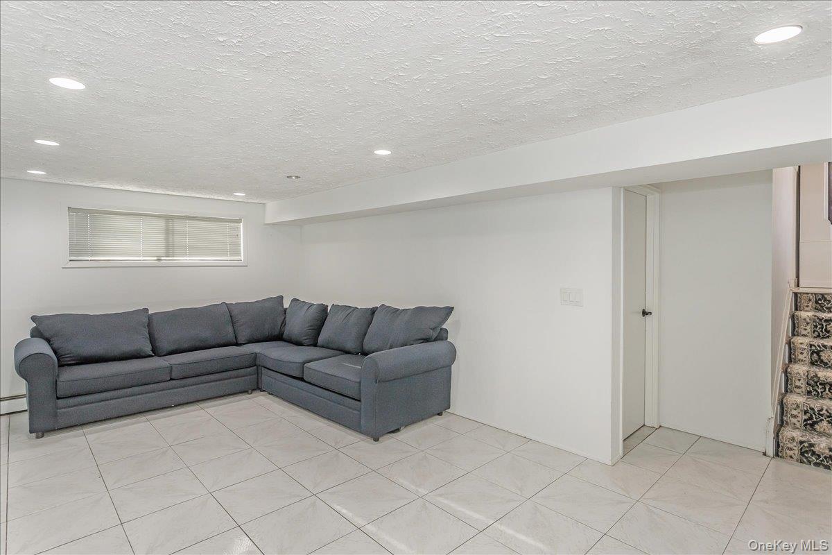 #14 photo, 93 Searingtown Road, Albertson , NY 11507