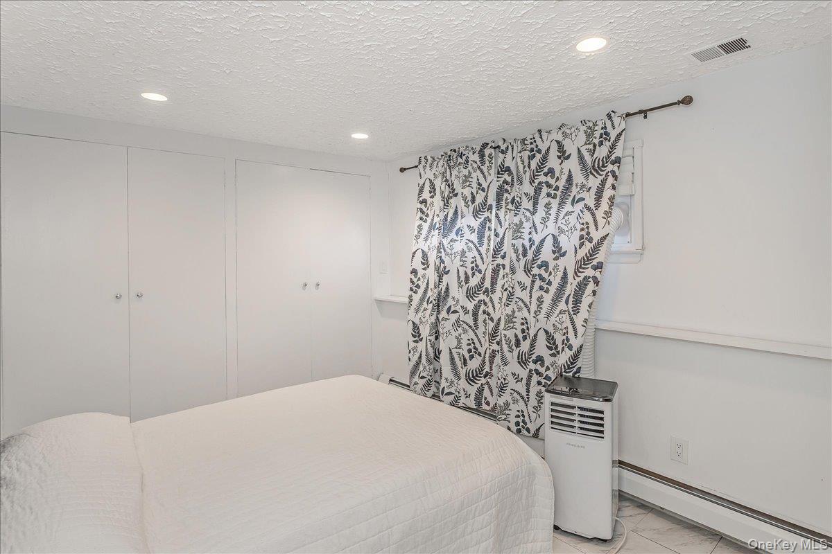 #18 photo, 93 Searingtown Road, Albertson , NY 11507