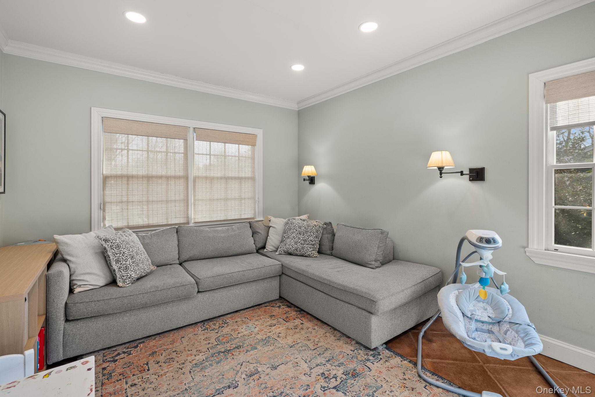 #12 photo, 3 Kew Court, Huntington , NY 11743