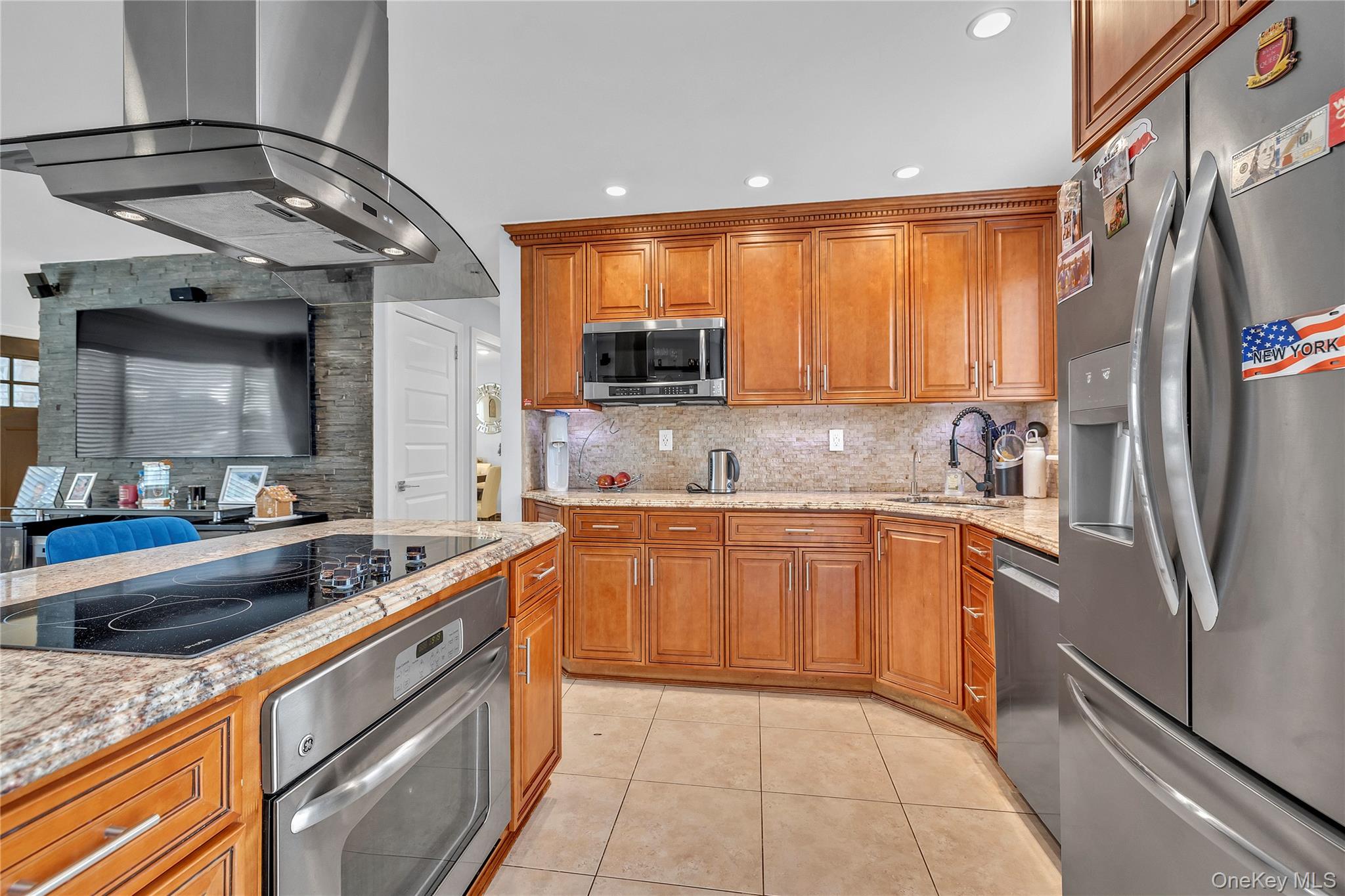 #11 photo, 1863 Chester Drive, নাসাউ কাউন্টি East Meadow , NY 11554