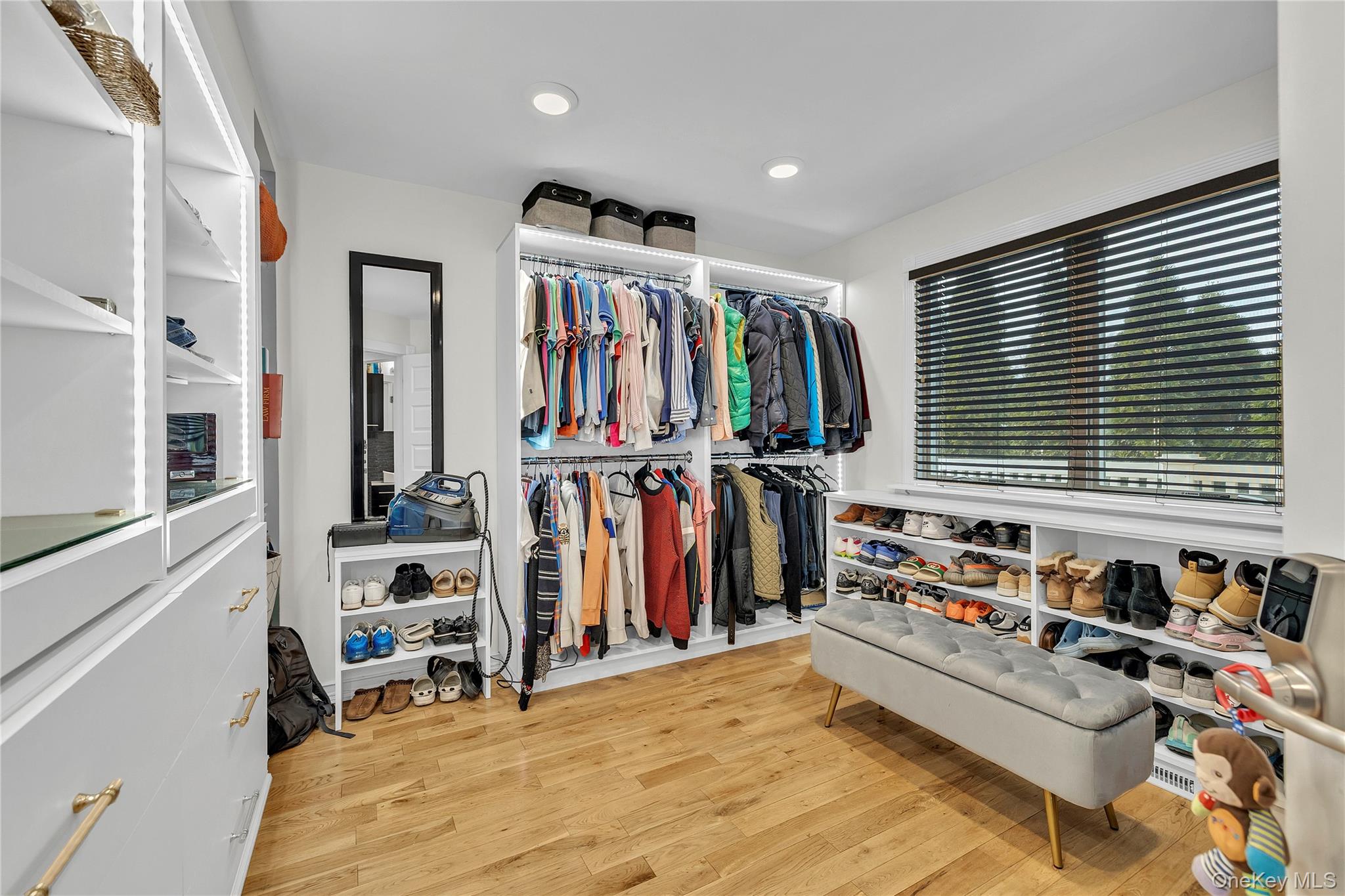 #16 photo, 1863 Chester Drive, নাসাউ কাউন্টি East Meadow , NY 11554