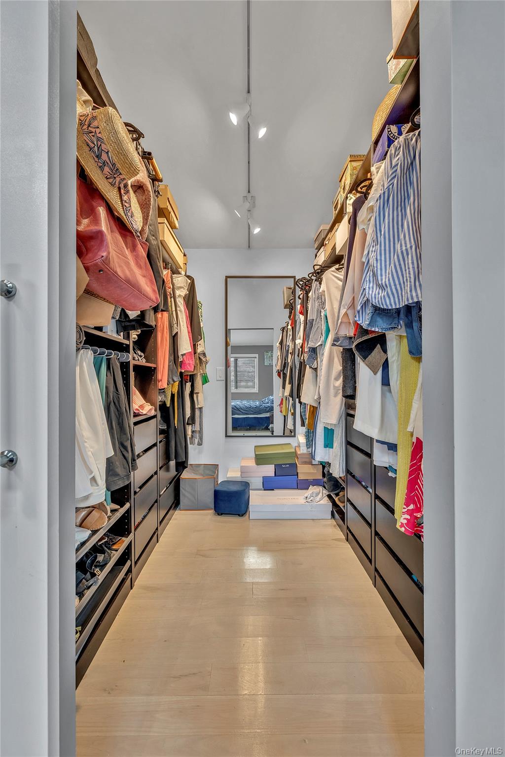 #18 photo, 1863 Chester Drive, নাসাউ কাউন্টি East Meadow , NY 11554