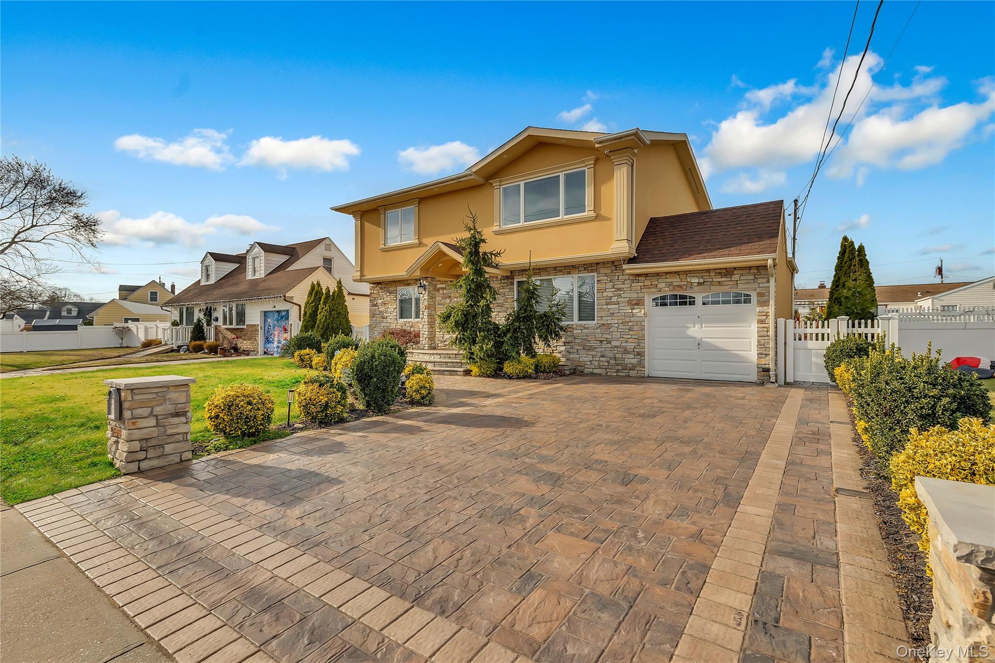 #3 photo, 1863 Chester Drive, নাসাউ কাউন্টি East Meadow , NY 11554