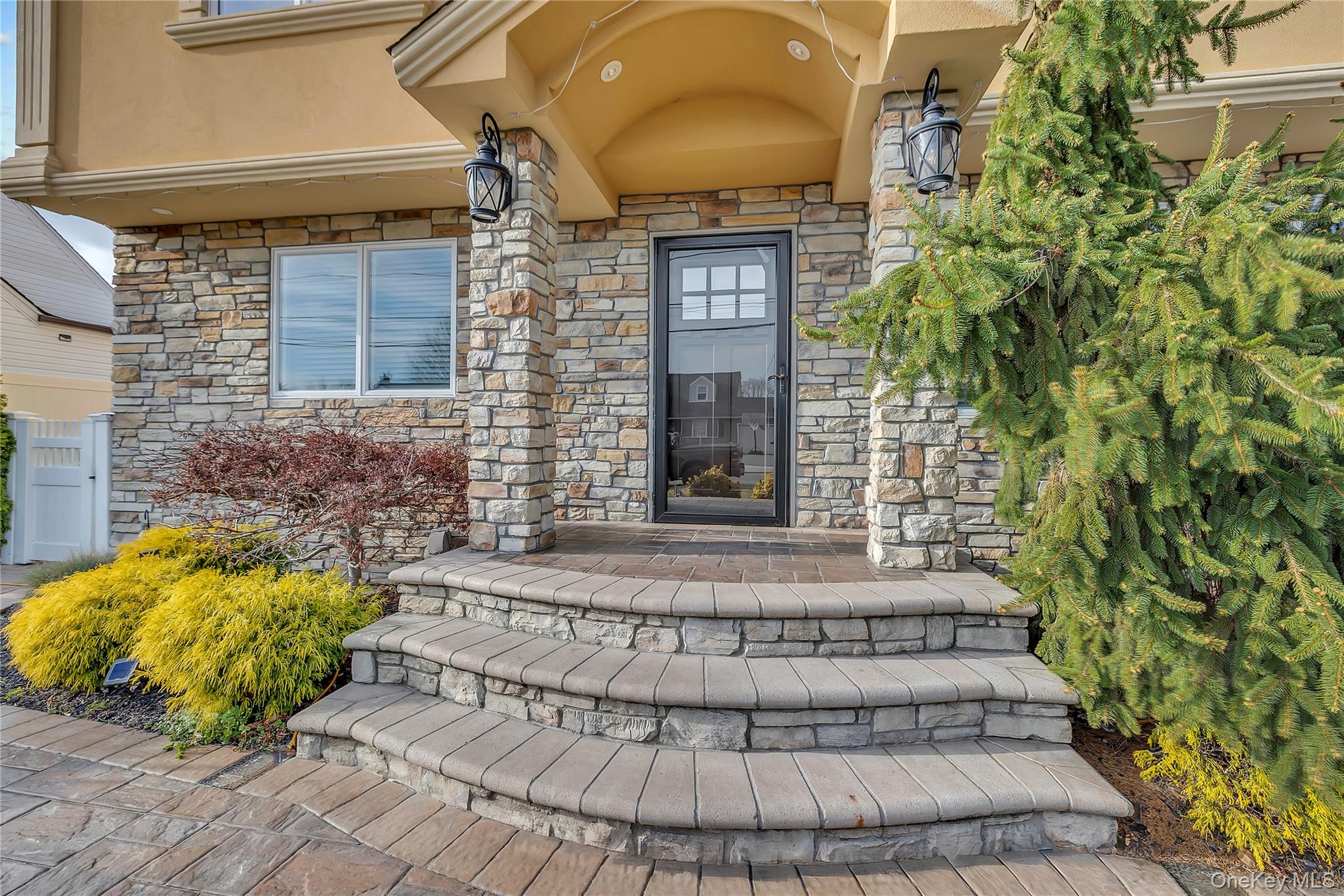 #4 photo, 1863 Chester Drive, নাসাউ কাউন্টি East Meadow , NY 11554