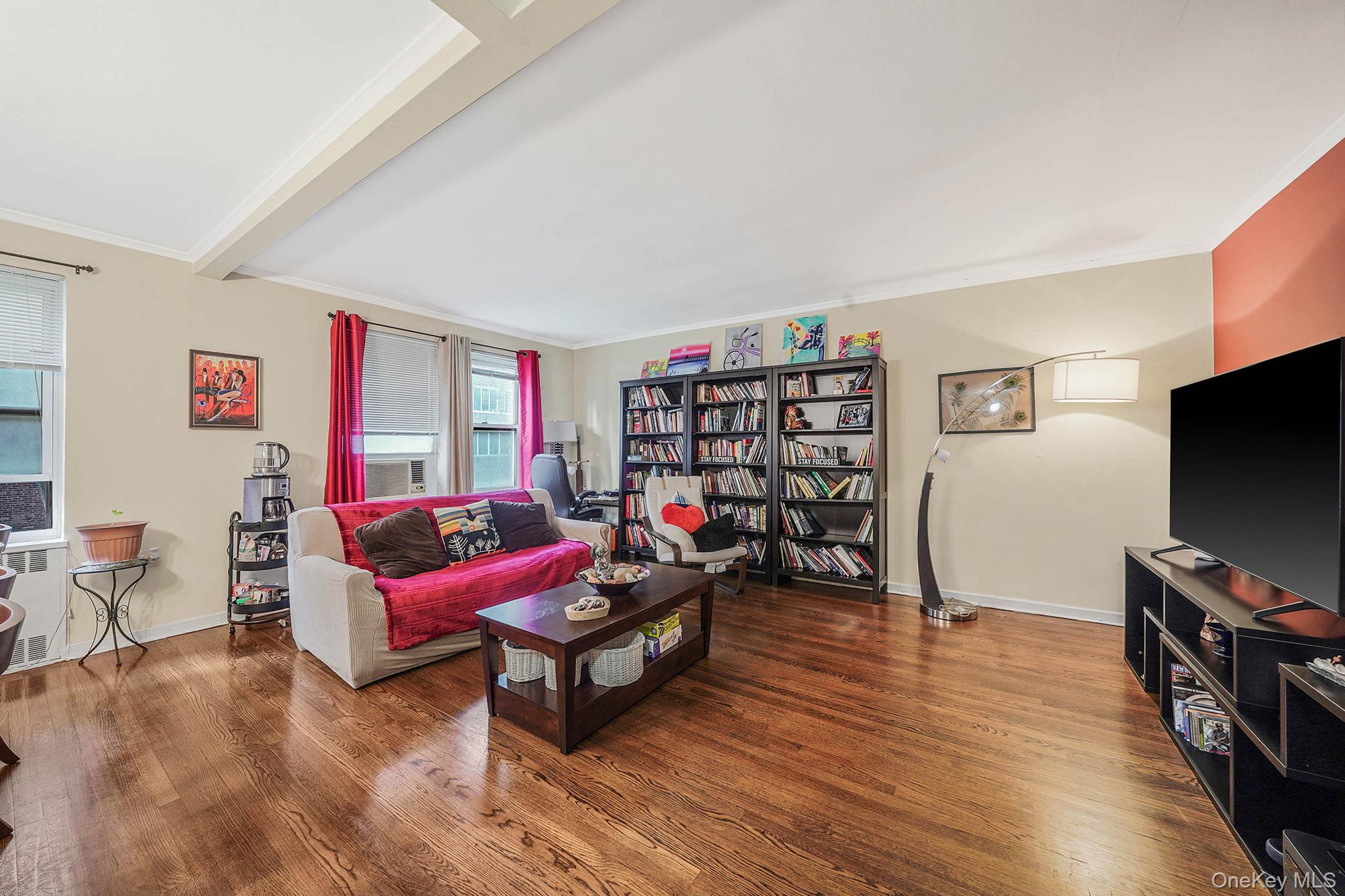 #15 photo, 67-66 108th Street, Forest Hills , NY 11375