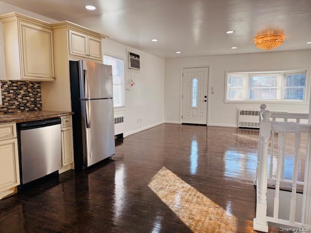 #11 photo, 9 Ferndale Drive, Hicksville , NY 11801