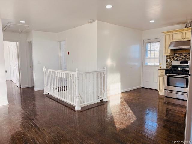 #13 photo, 9 Ferndale Drive, Hicksville , NY 11801