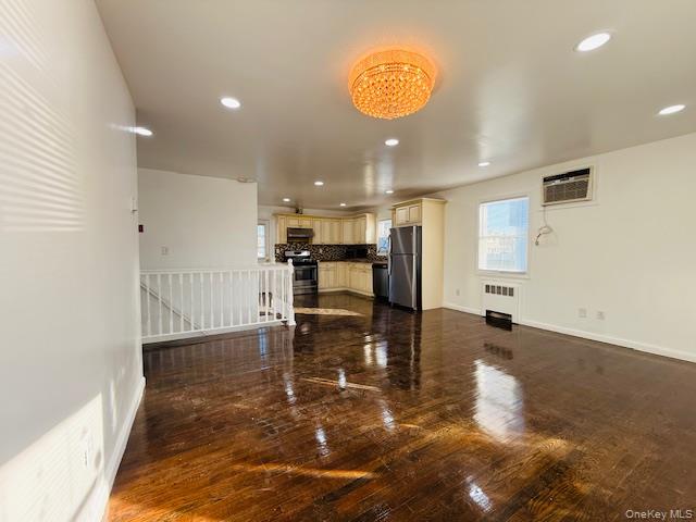 #5 photo, 9 Ferndale Drive, Hicksville , NY 11801