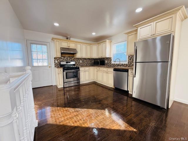 #8 photo, 9 Ferndale Drive, Hicksville , NY 11801