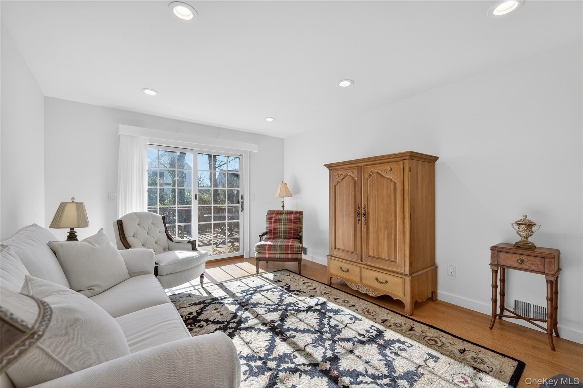 #10 photo, 1 Mechanic Court, Huntington , NY 11743