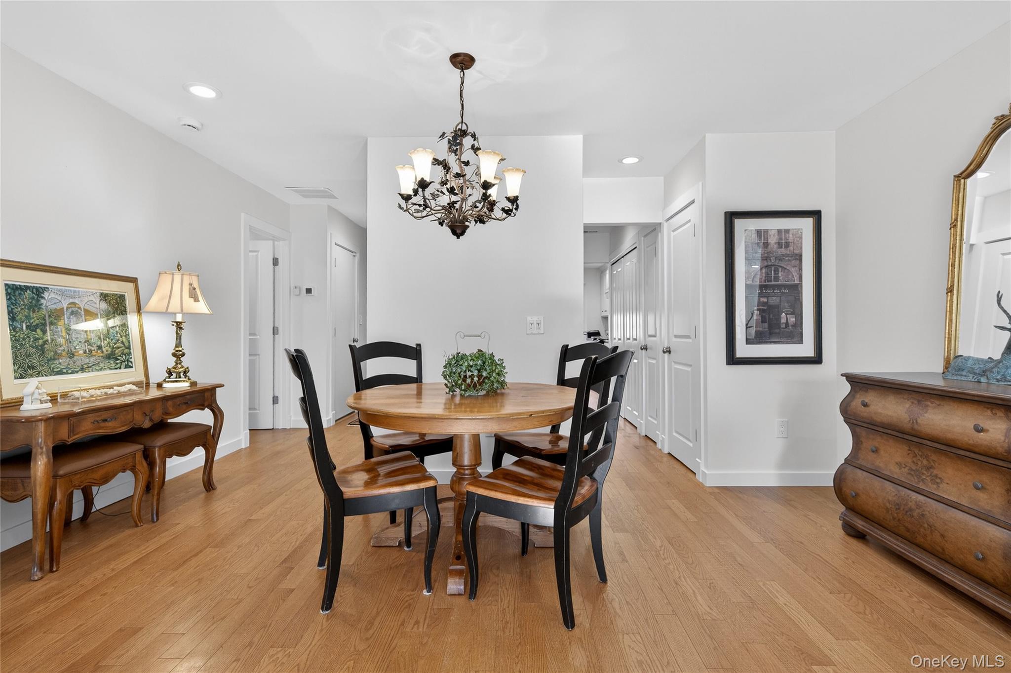 #12 photo, 1 Mechanic Court, Huntington , NY 11743