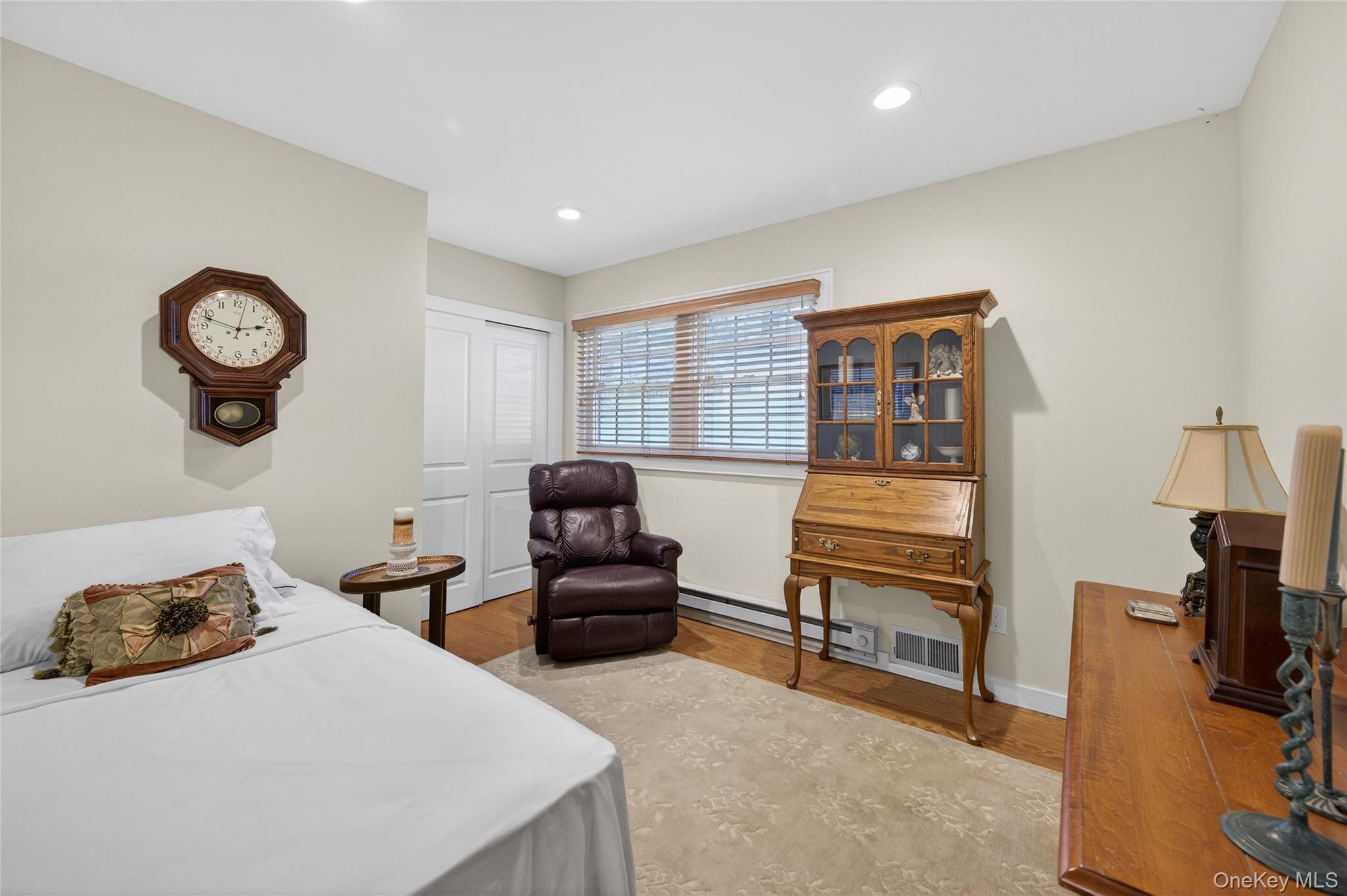 #16 photo, 1 Mechanic Court, Huntington , NY 11743