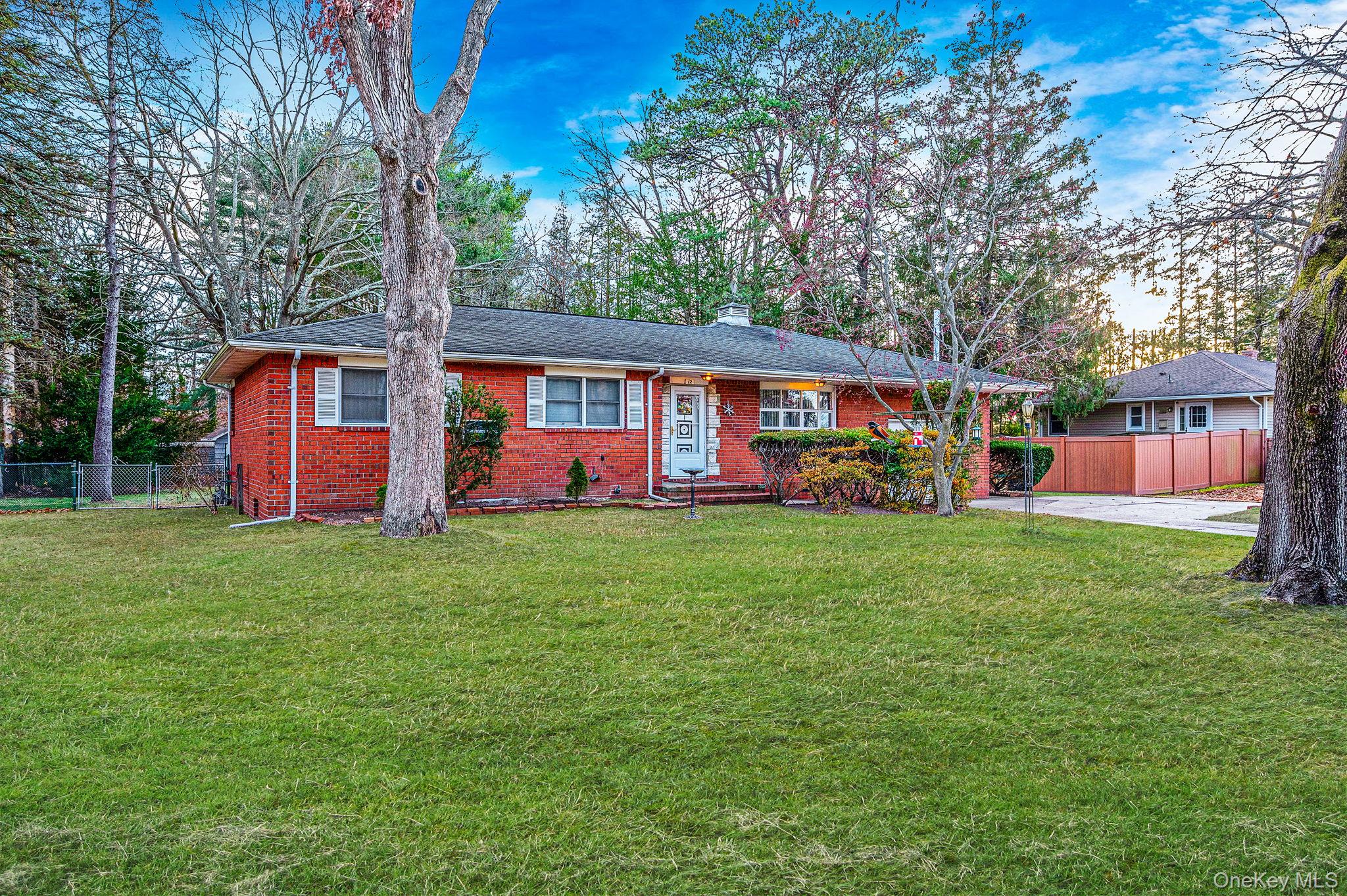 #3 photo, 12 Babylon Street, Islip Terrace , NY 11752