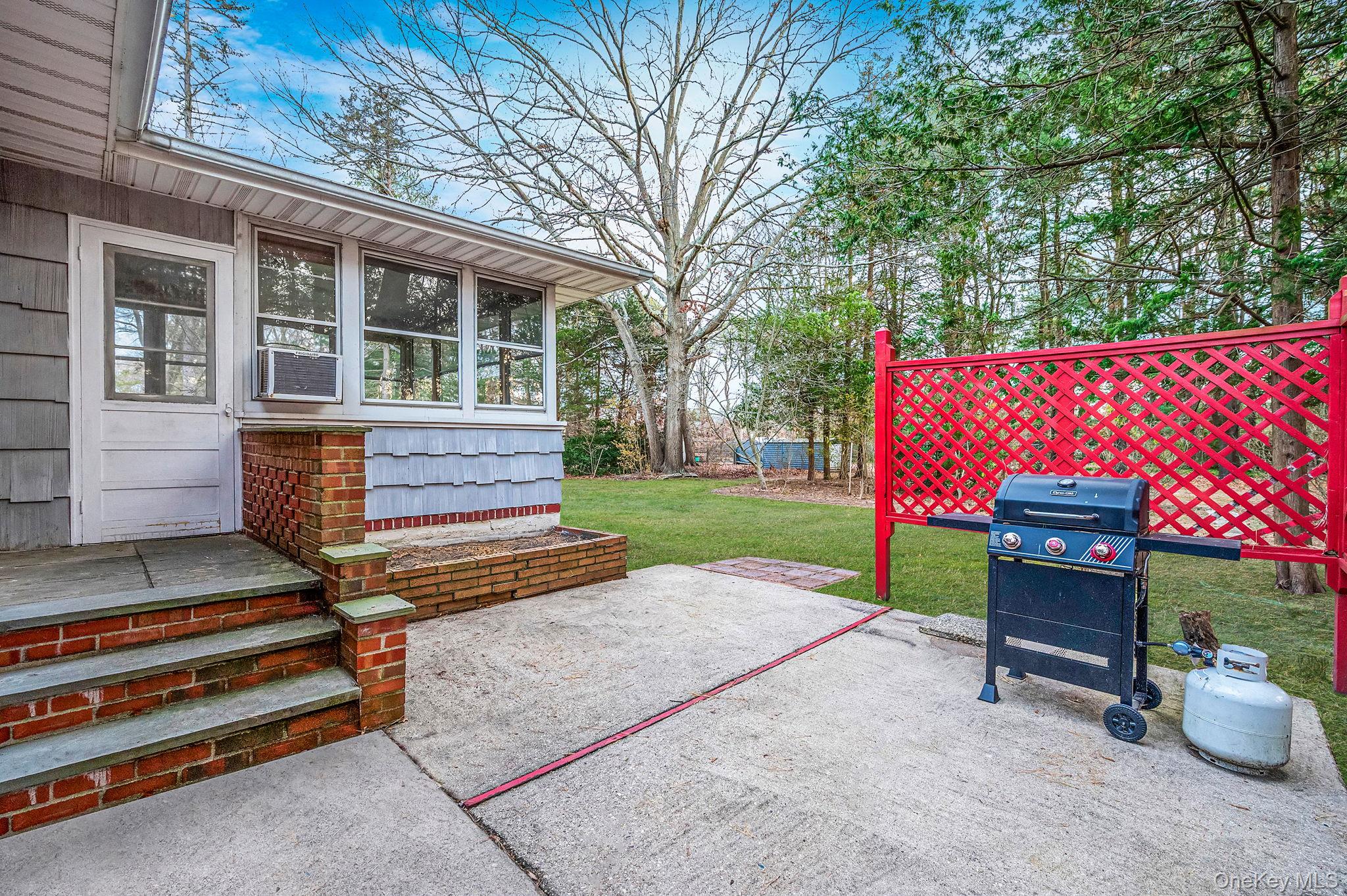 #6 photo, 12 Babylon Street, Islip Terrace , NY 11752