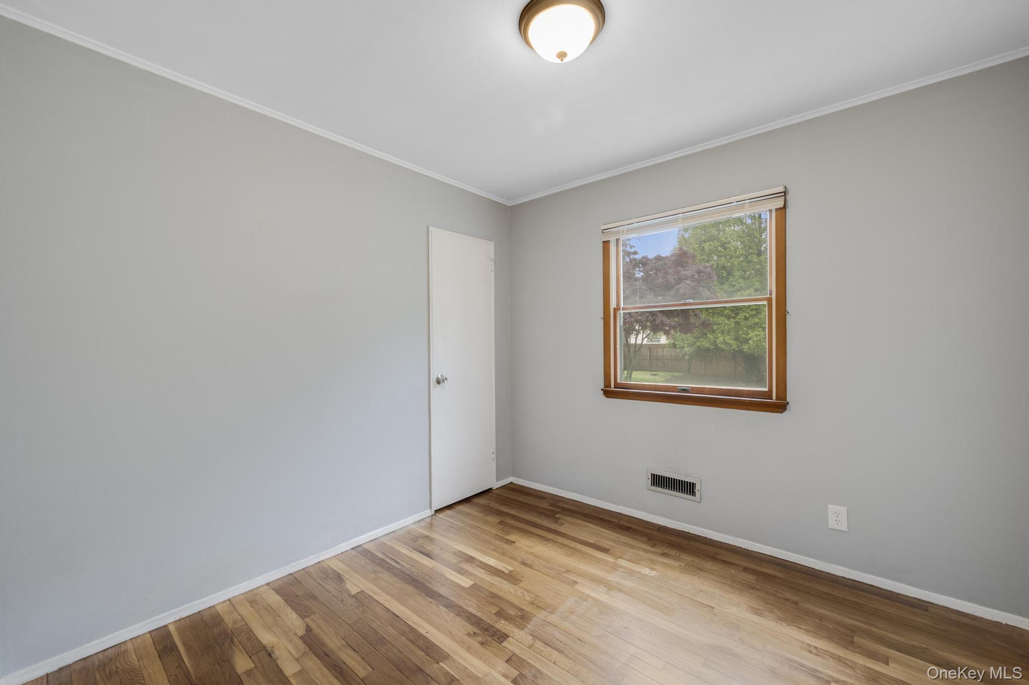 #14 photo, 22 Heath Lane, East Northport , NY 11731