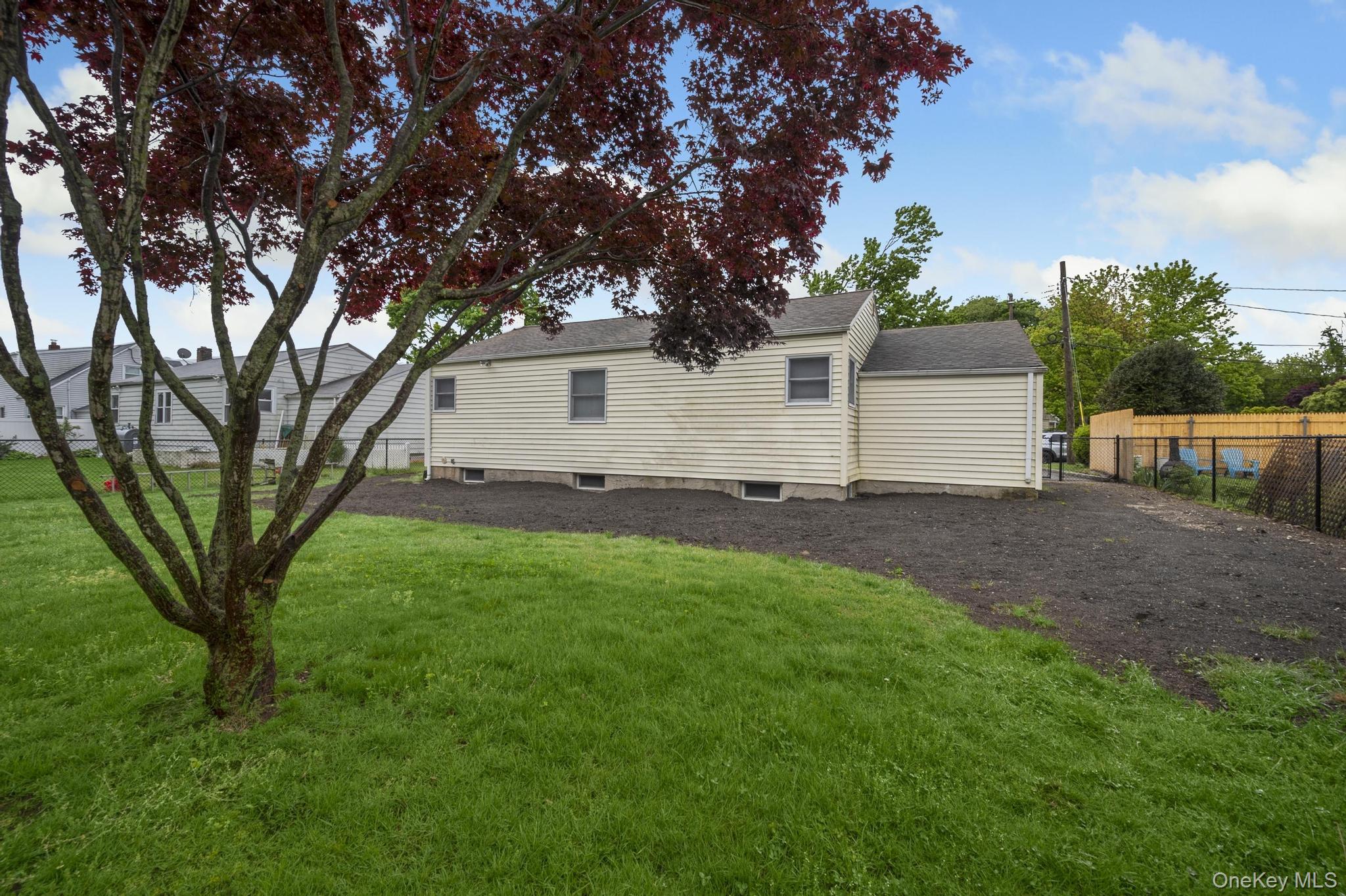 #18 photo, 22 Heath Lane, East Northport , NY 11731