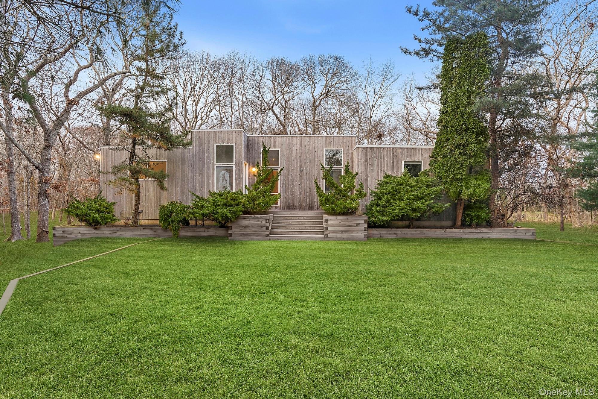 #1 photo, 54 Fox Hunt, Amagansett , NY 11930