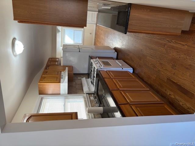 #5 photo, 3 Hudson Street, East Rockaway , NY 11518