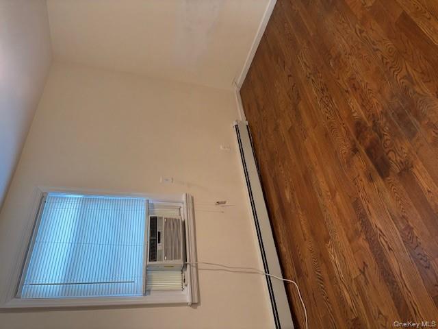 #8 photo, 3 Hudson Street, East Rockaway , NY 11518