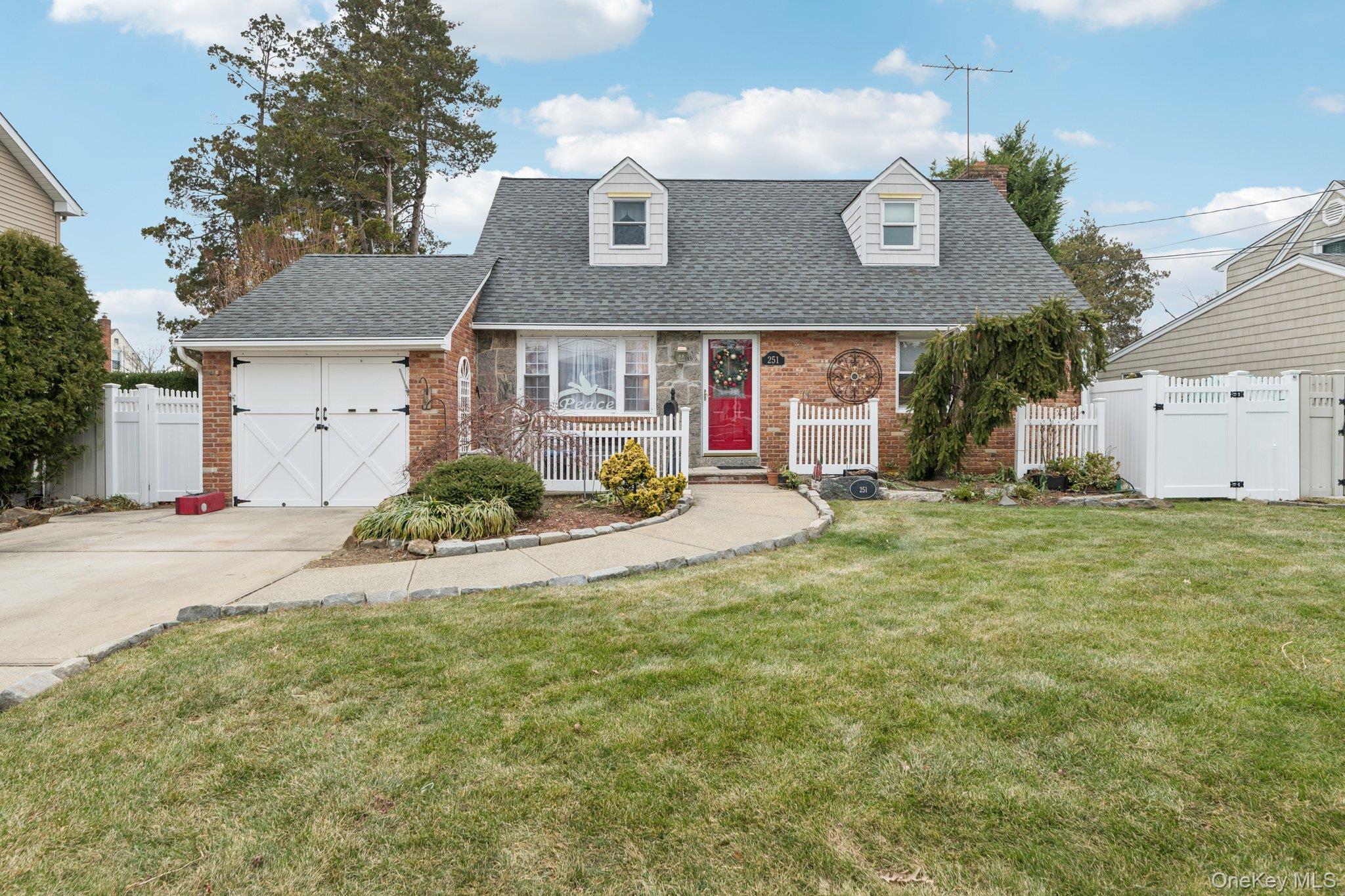 #1 photo, 251 Hamilton Avenue, Massapequa , NY 11758