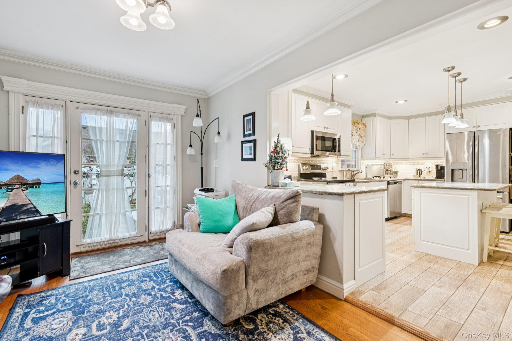 #10 photo, 251 Hamilton Avenue, Massapequa , NY 11758