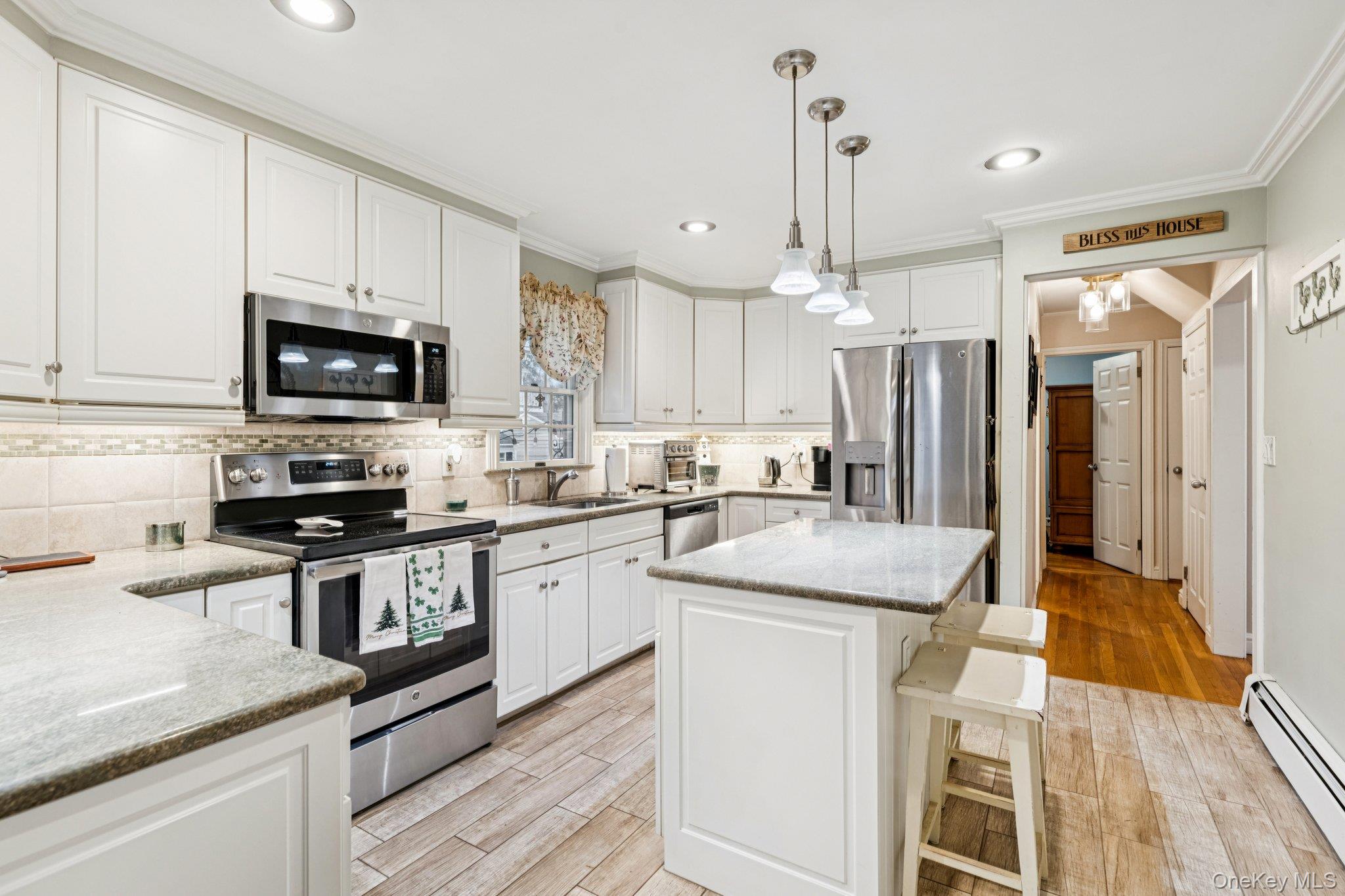 #11 photo, 251 Hamilton Avenue, Massapequa , NY 11758