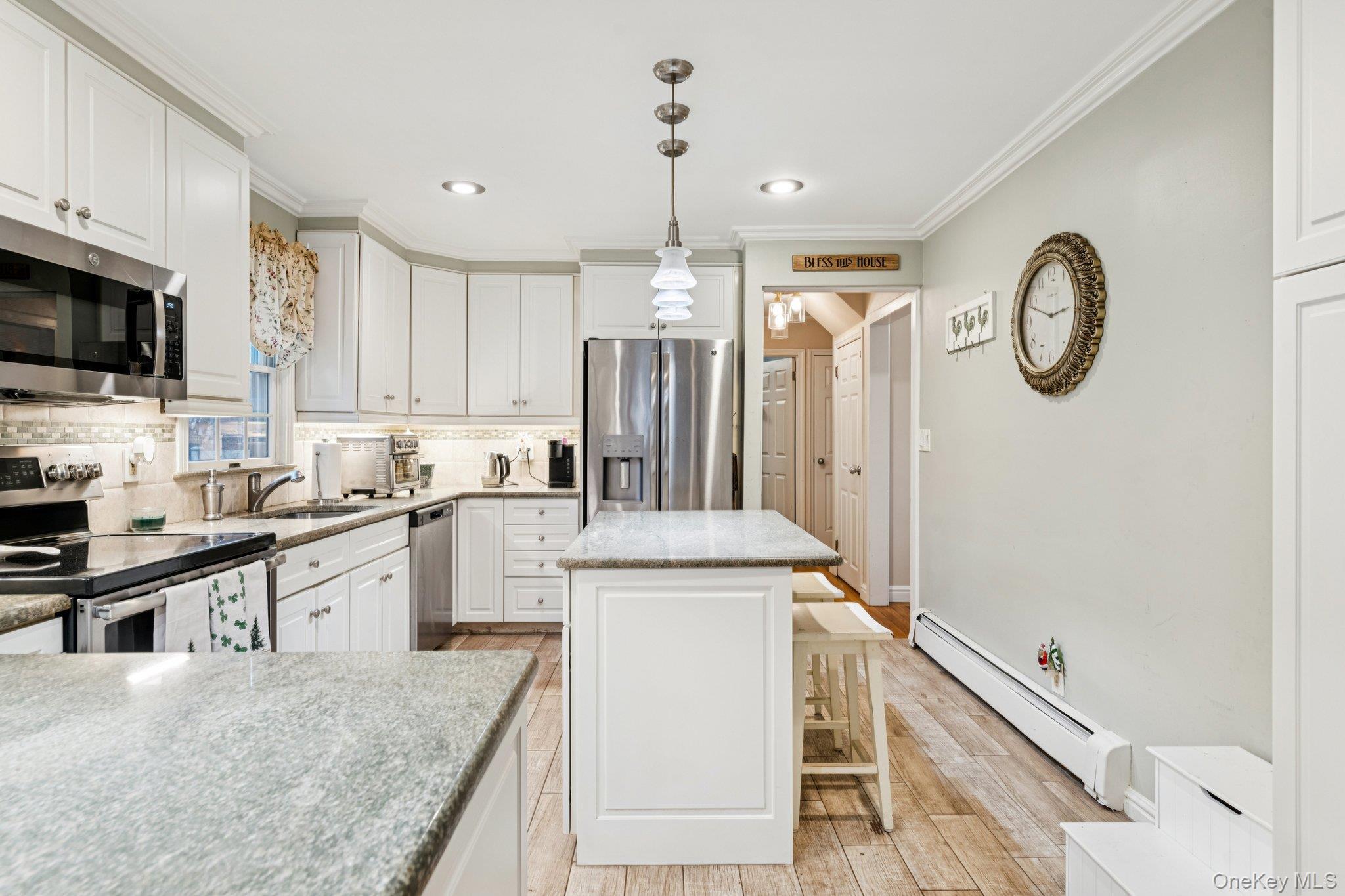 #14 photo, 251 Hamilton Avenue, Massapequa , NY 11758