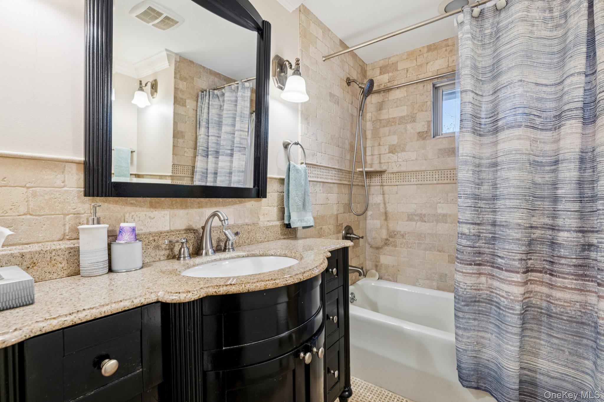 #18 photo, 251 Hamilton Avenue, Massapequa , NY 11758