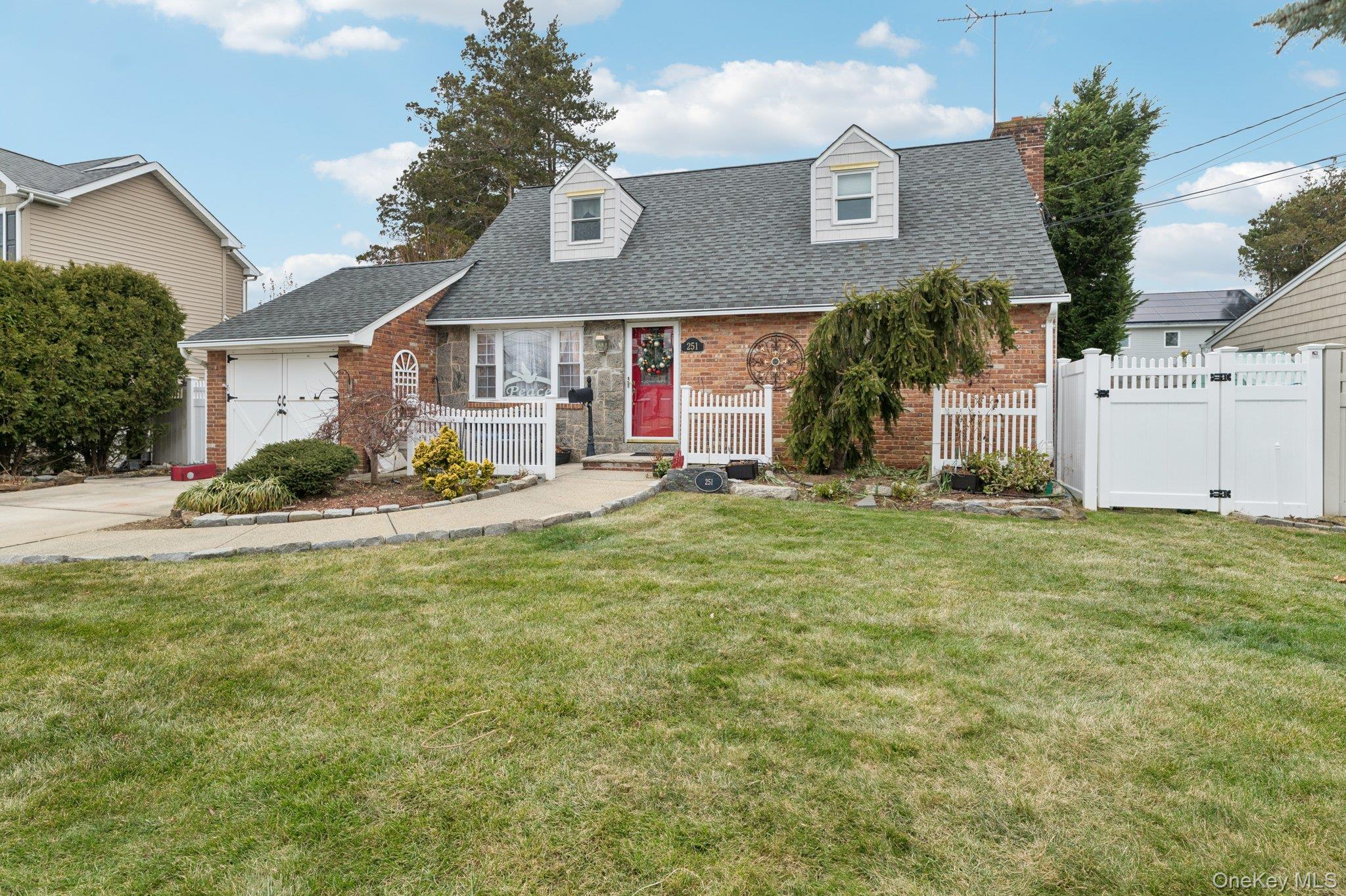 #2 photo, 251 Hamilton Avenue, Massapequa , NY 11758