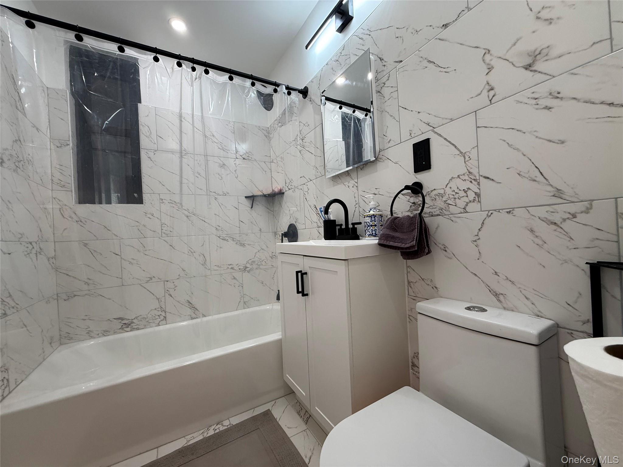 #13 photo, 112-30 Northern Boulevard, Corona , NY 11368