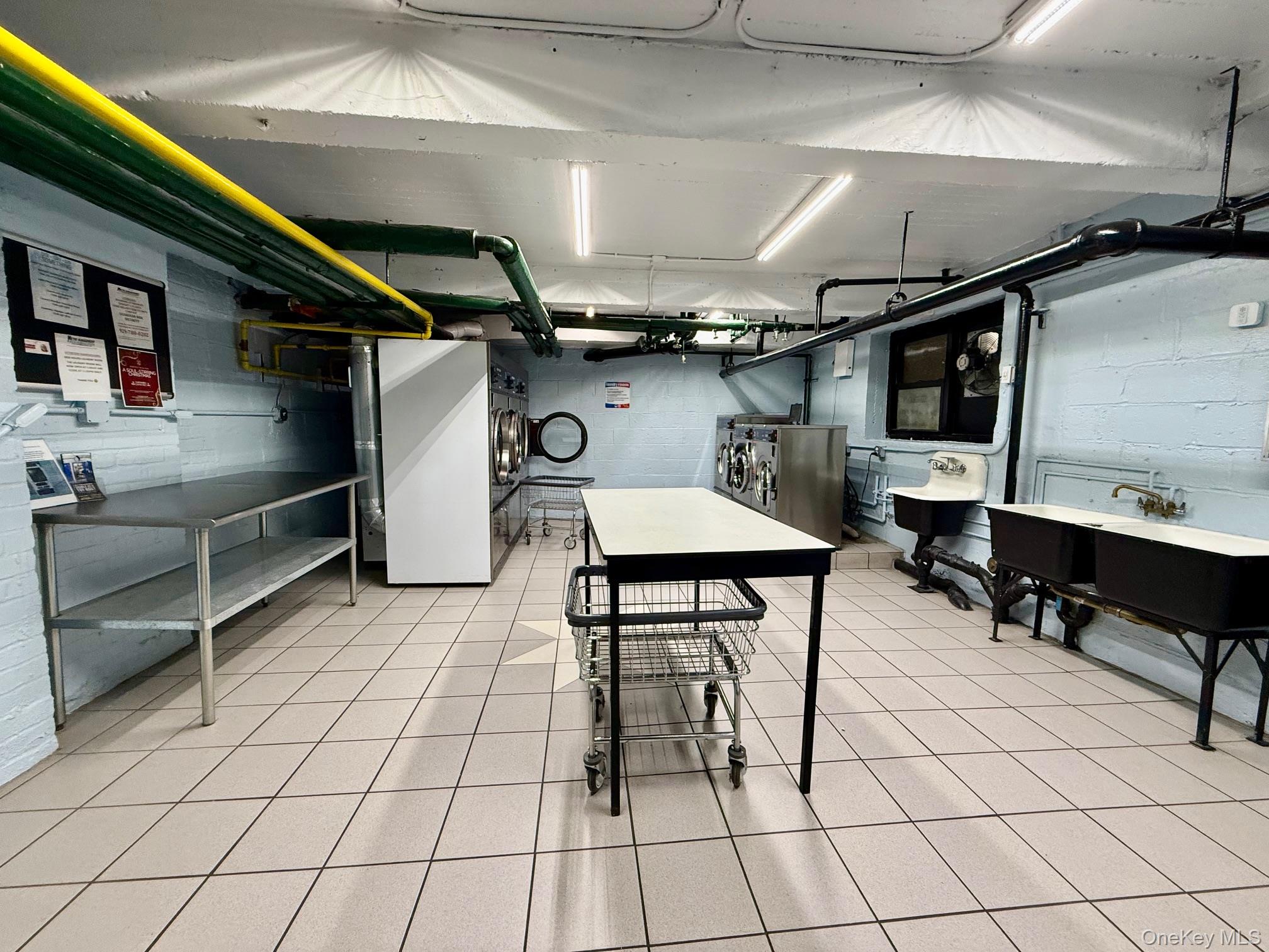 #19 photo, 112-30 Northern Boulevard, Corona , NY 11368