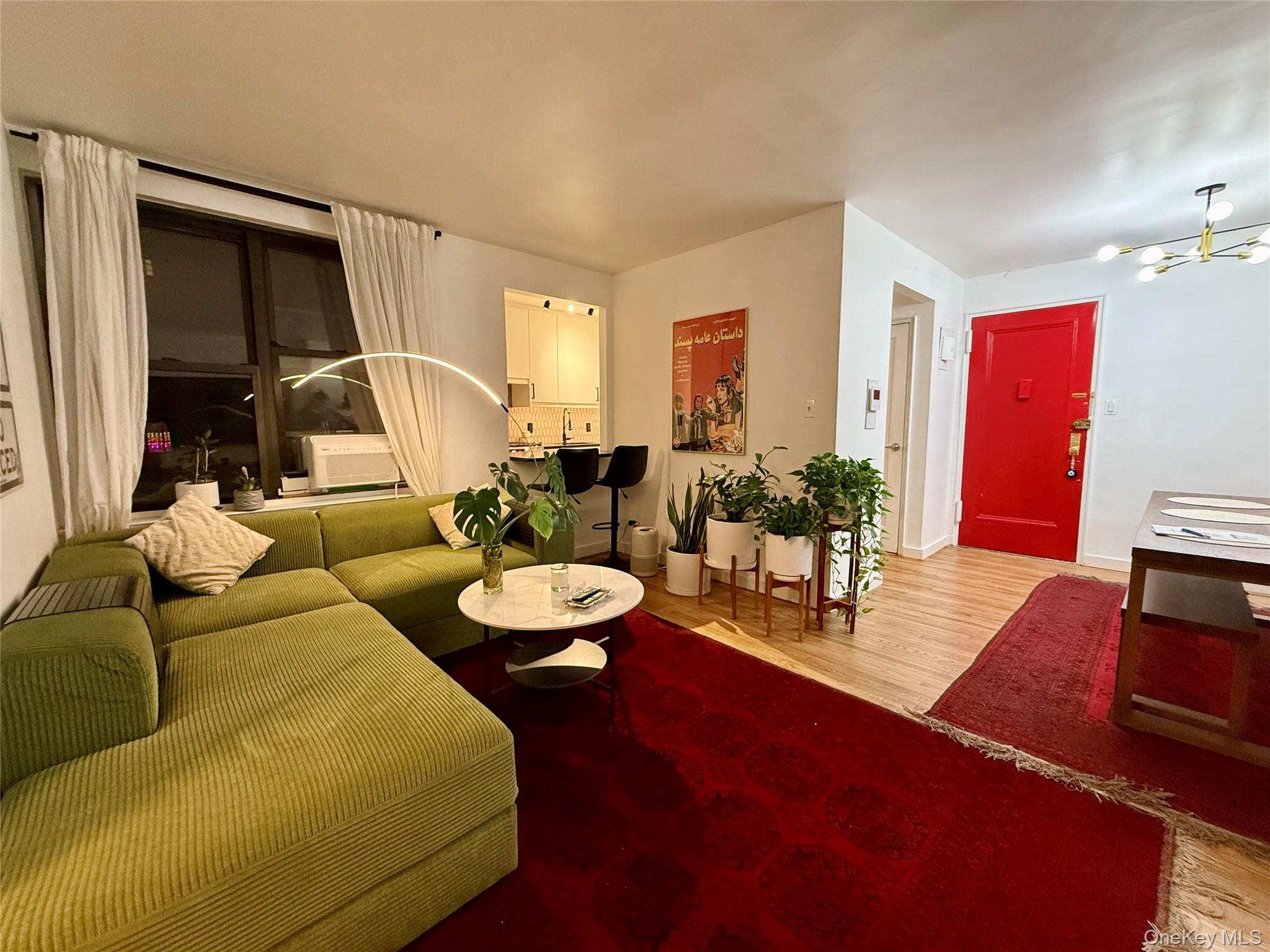 #7 photo, 112-30 Northern Boulevard, Corona , NY 11368