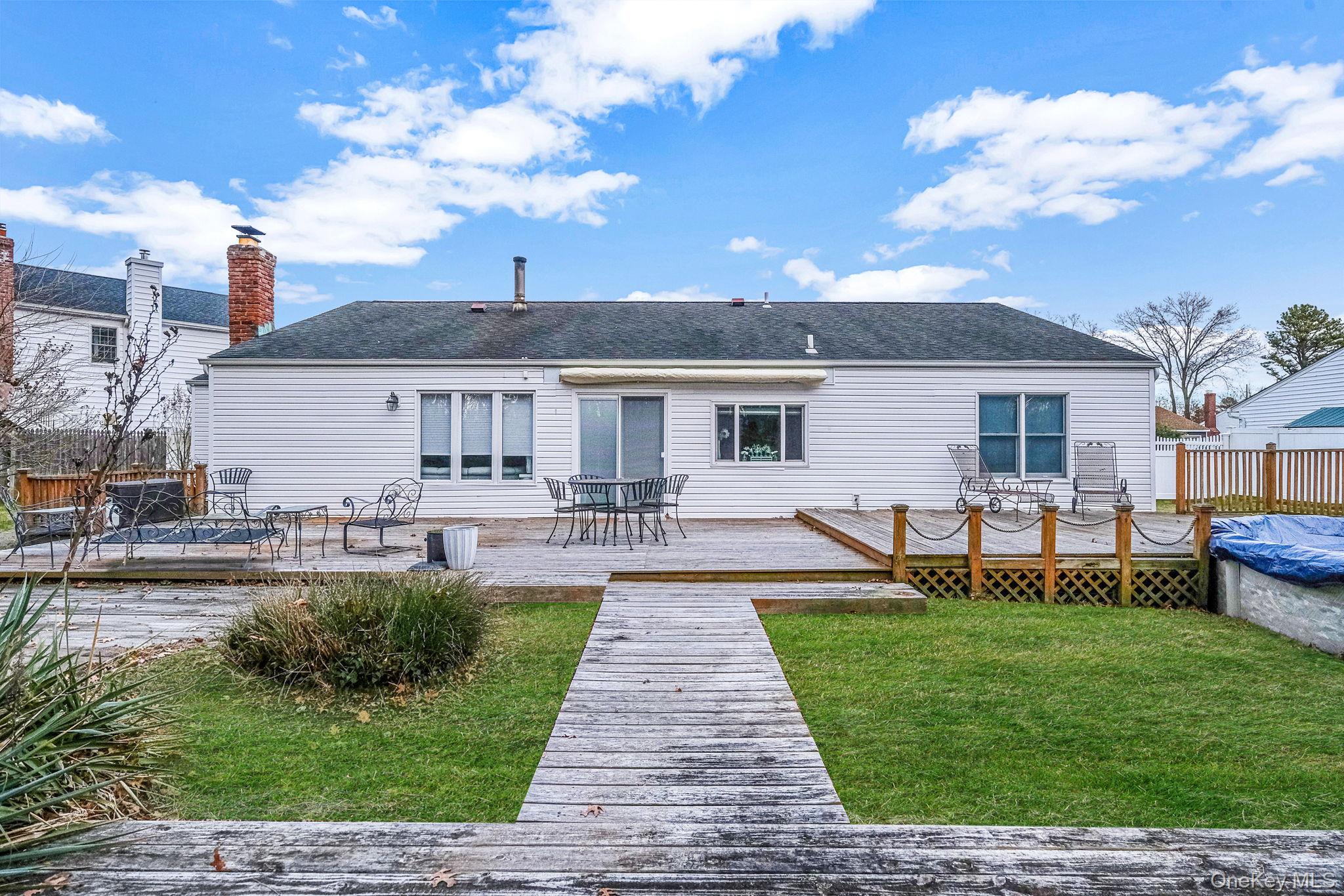 #17 photo, 32 San Rafael Avenue, Саффолк ‖ Holbrook , NY 11741