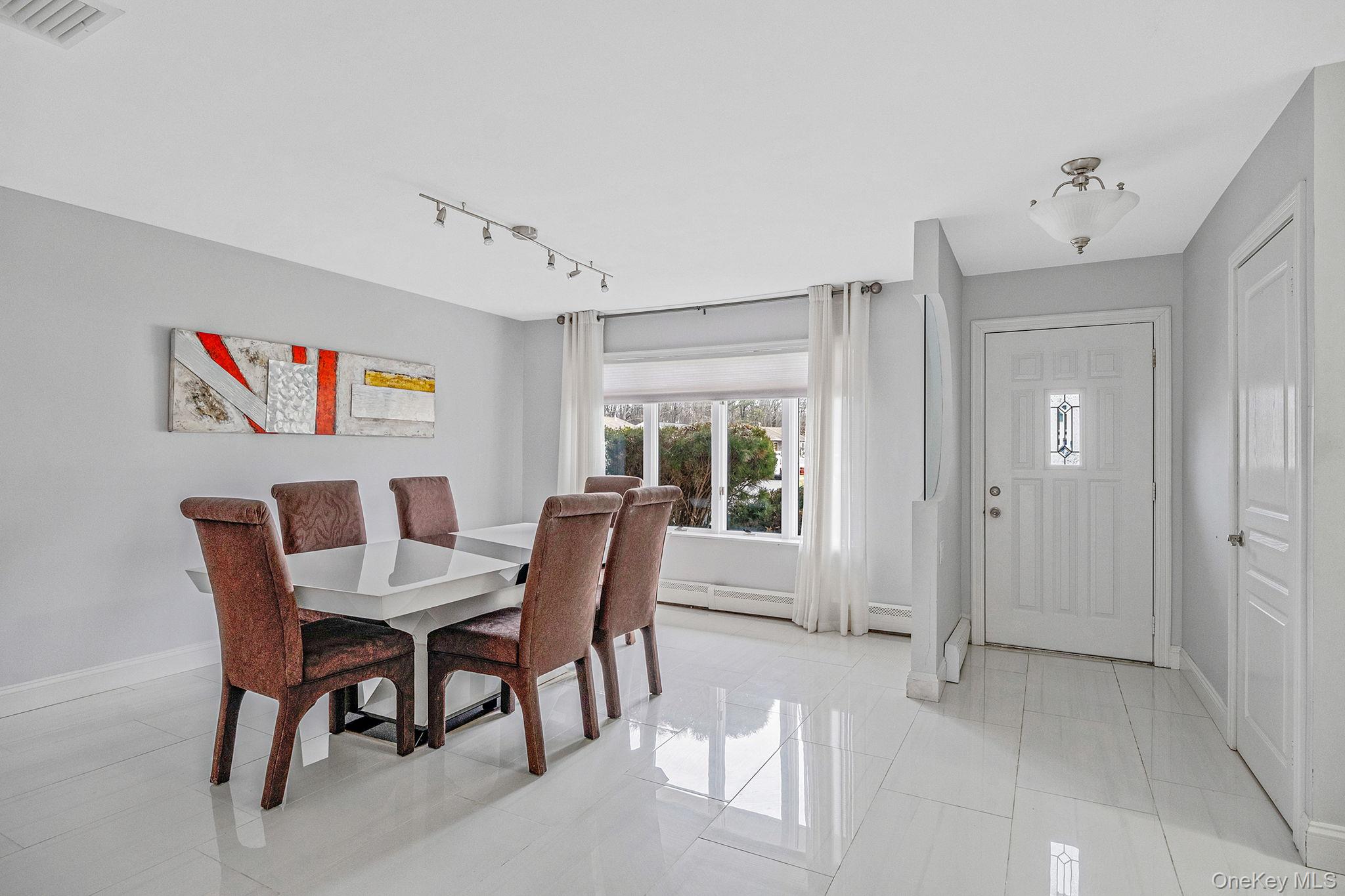 #20 photo, 32 San Rafael Avenue, Саффолк ‖ Holbrook , NY 11741