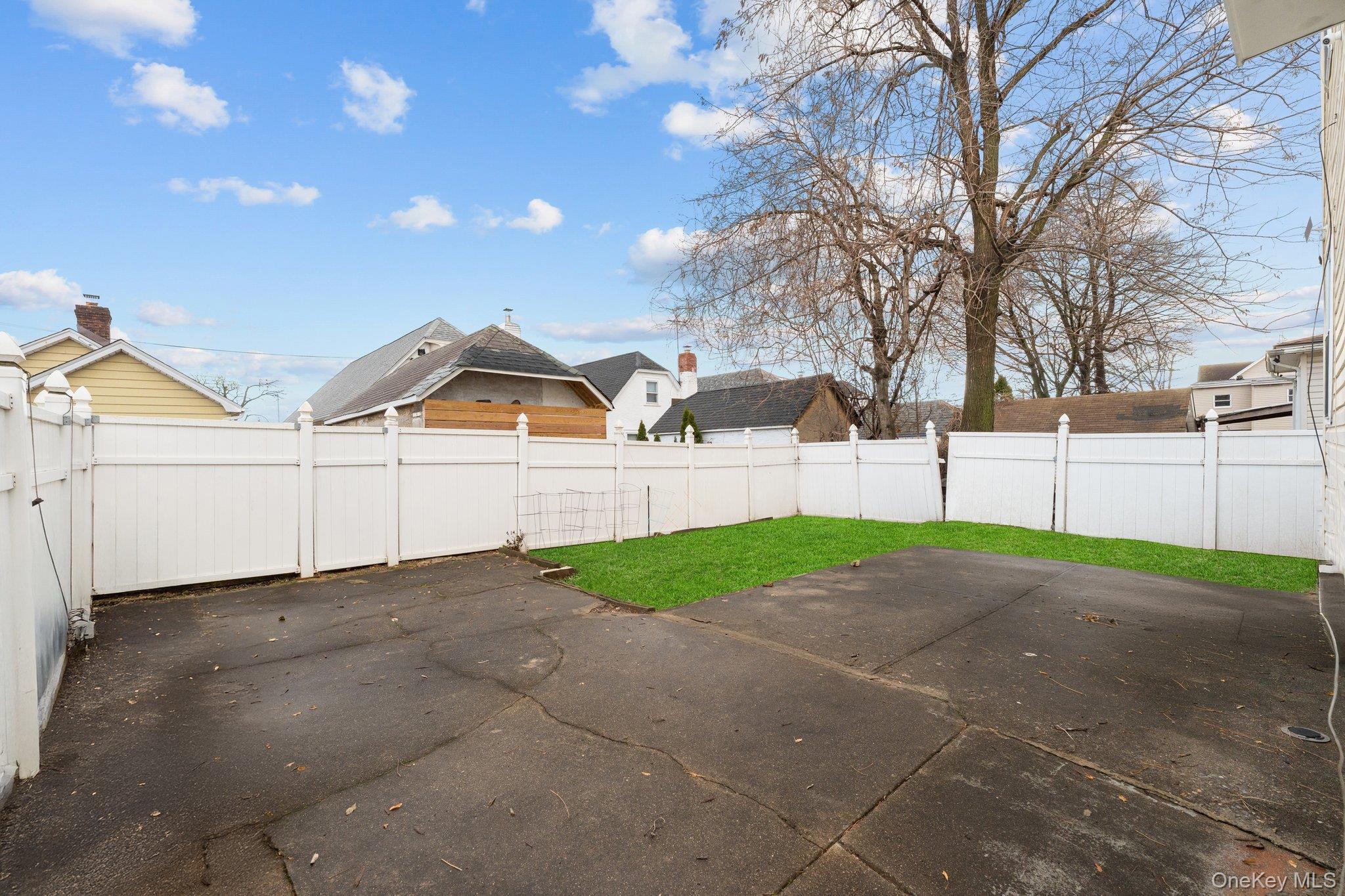 #18 photo, 144-37 223rd Street, Куинс ‖ Springfield Gardens , NY 11413