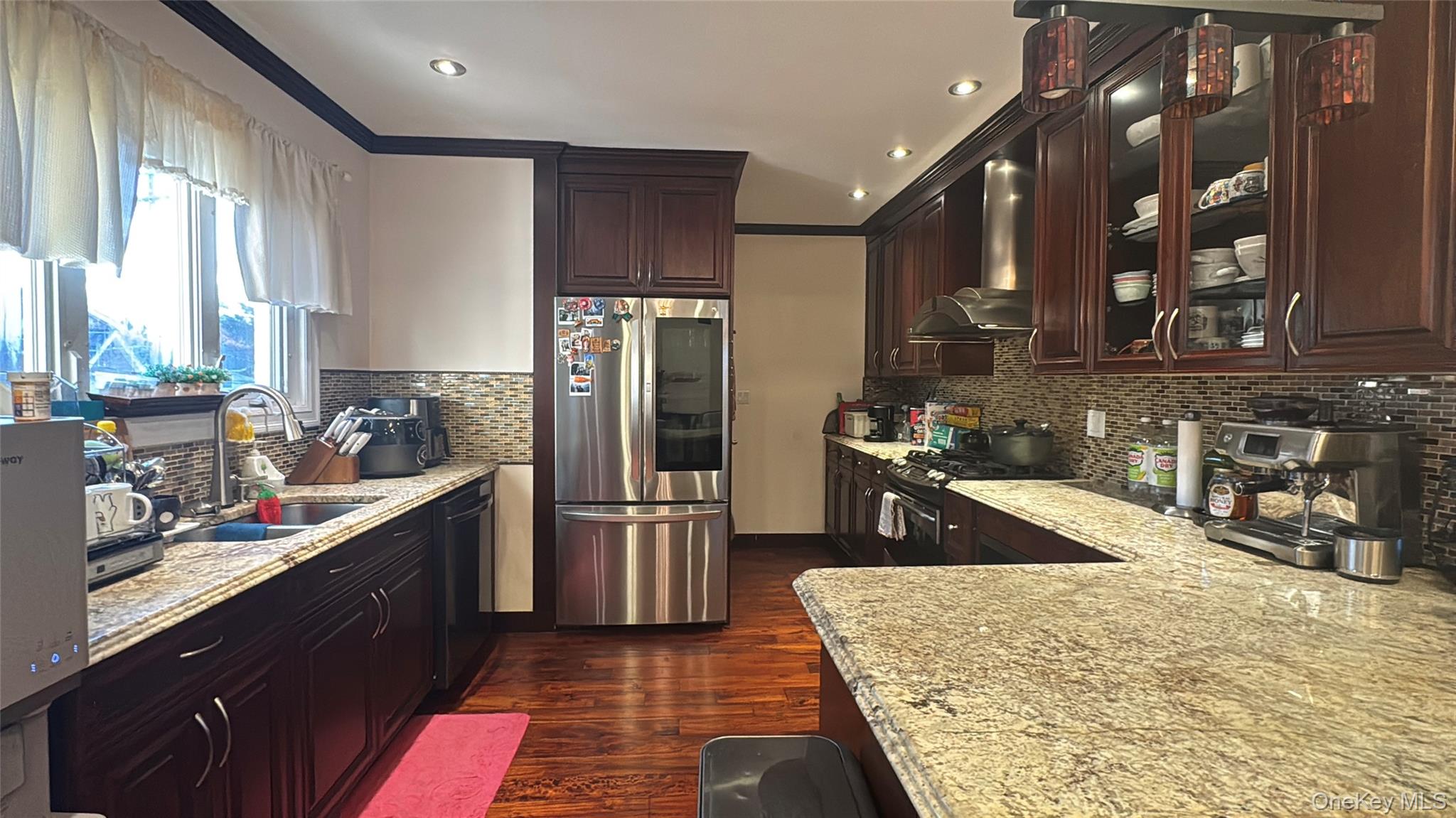 #4 photo, 4020 249th Street, Little Neck , NY 11363