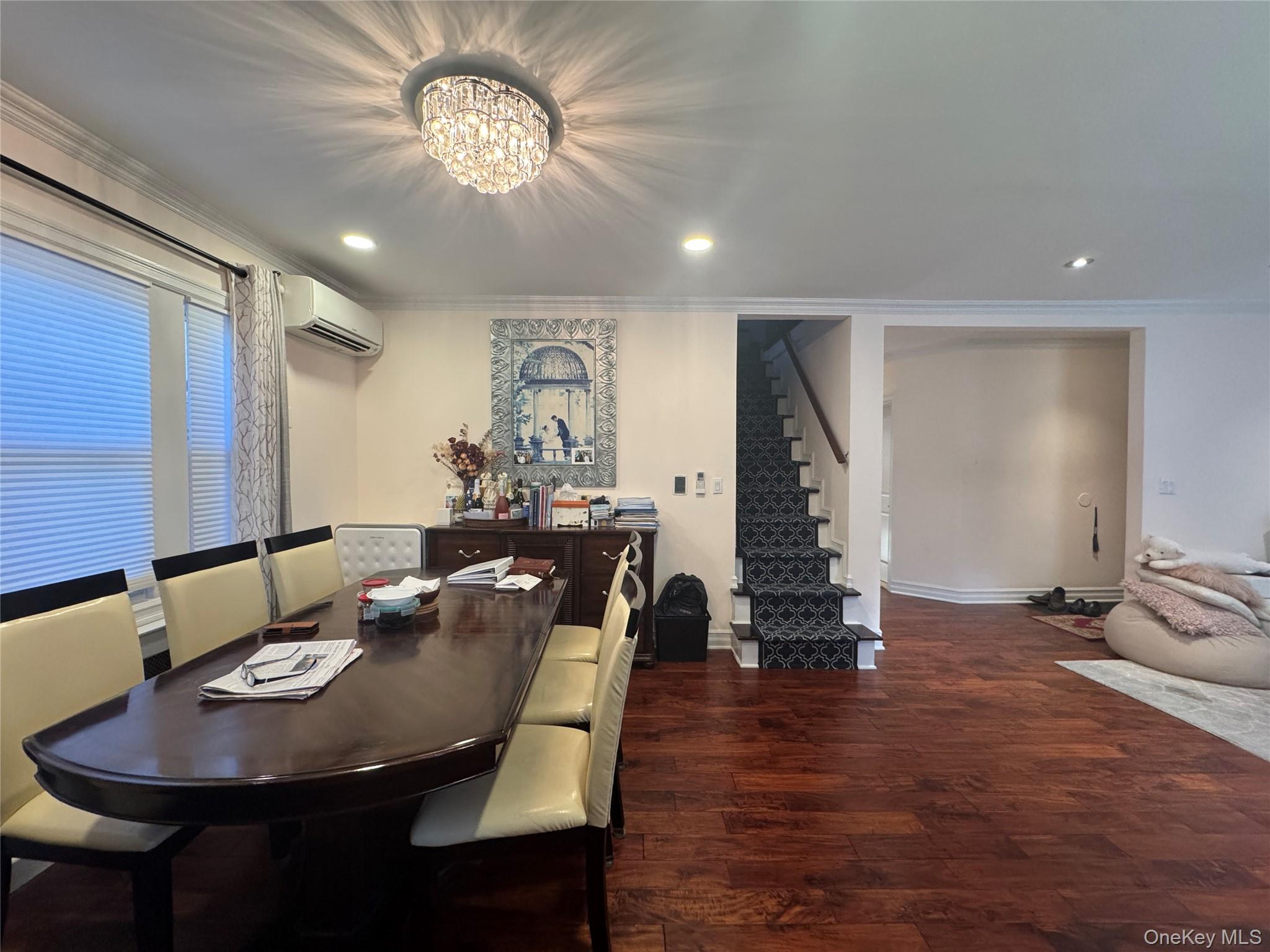 #7 photo, 4020 249th Street, Little Neck , NY 11363