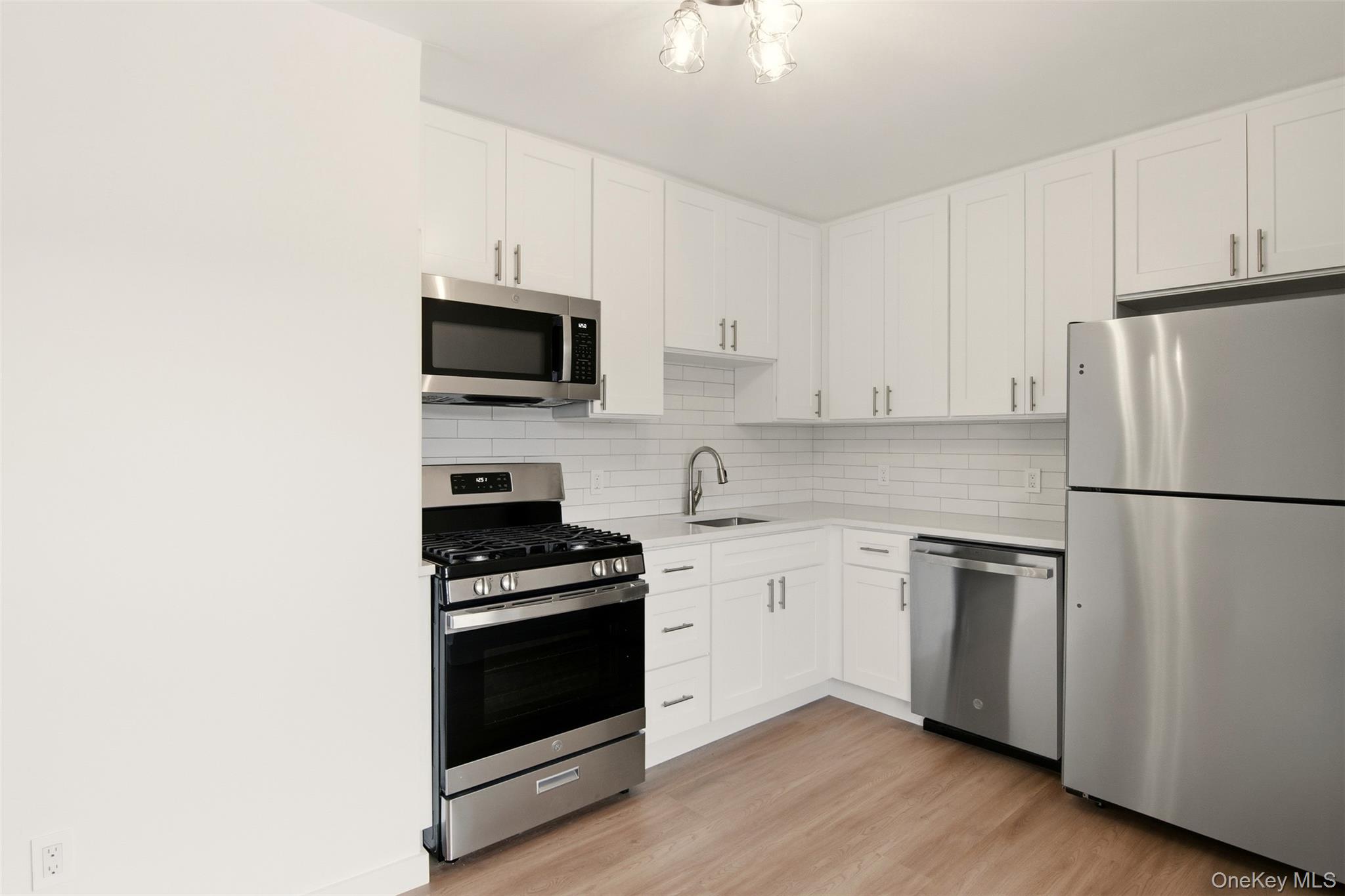 #20 photo, 8 Dogwood Court, Selden , NY 11784