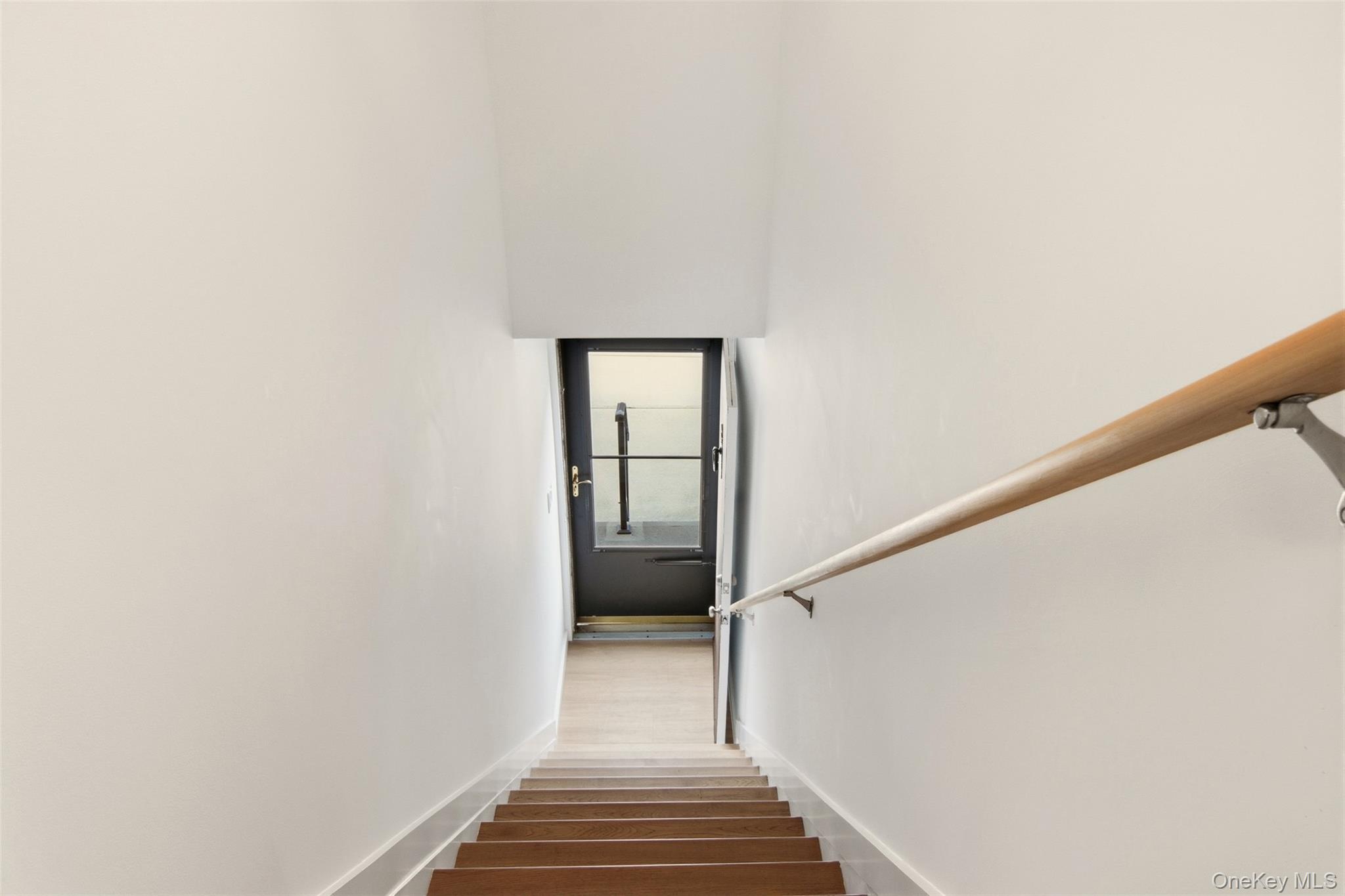 #4 photo, 8 Dogwood Court, Selden , NY 11784