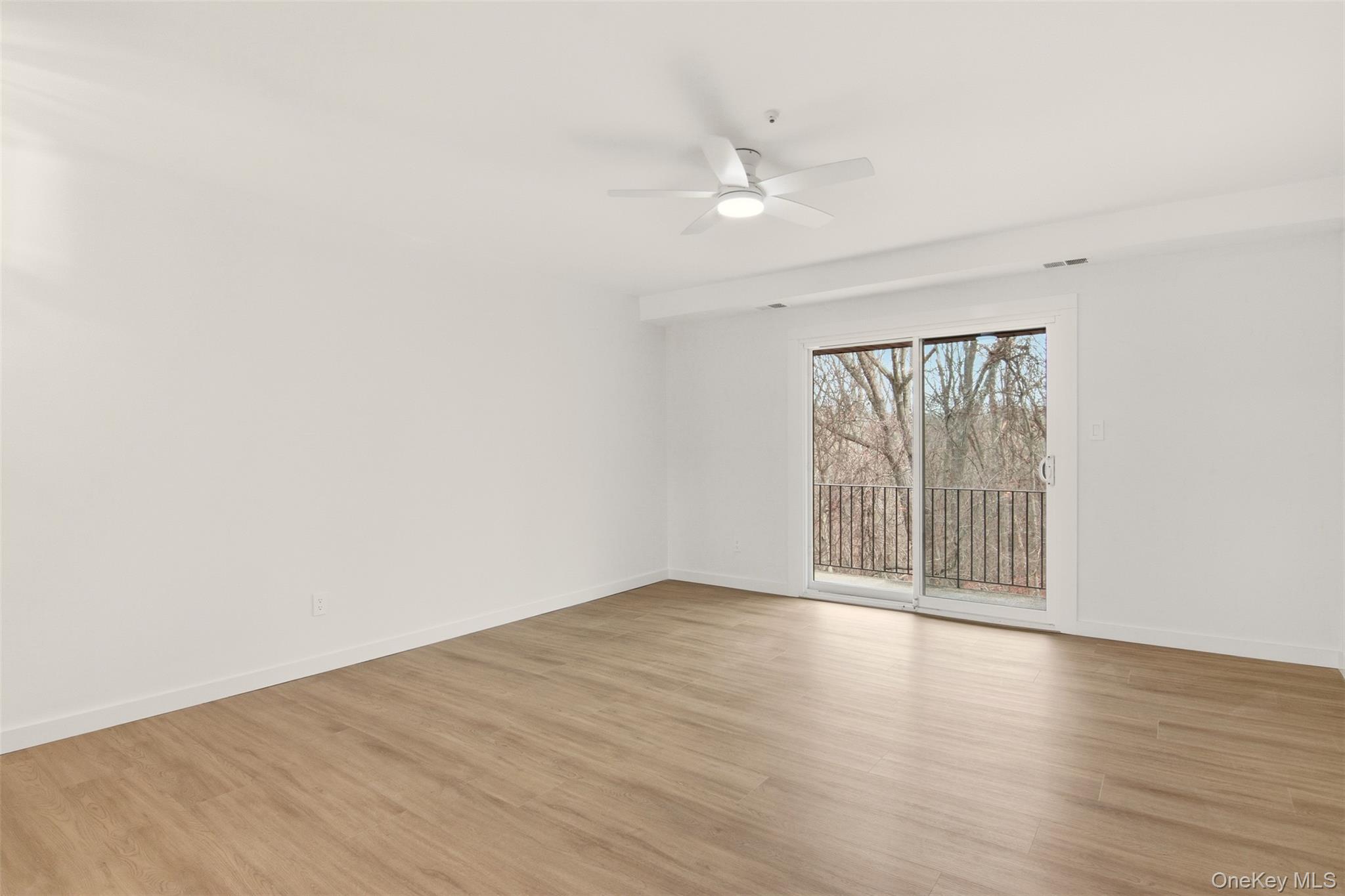 #7 photo, 8 Dogwood Court, Selden , NY 11784