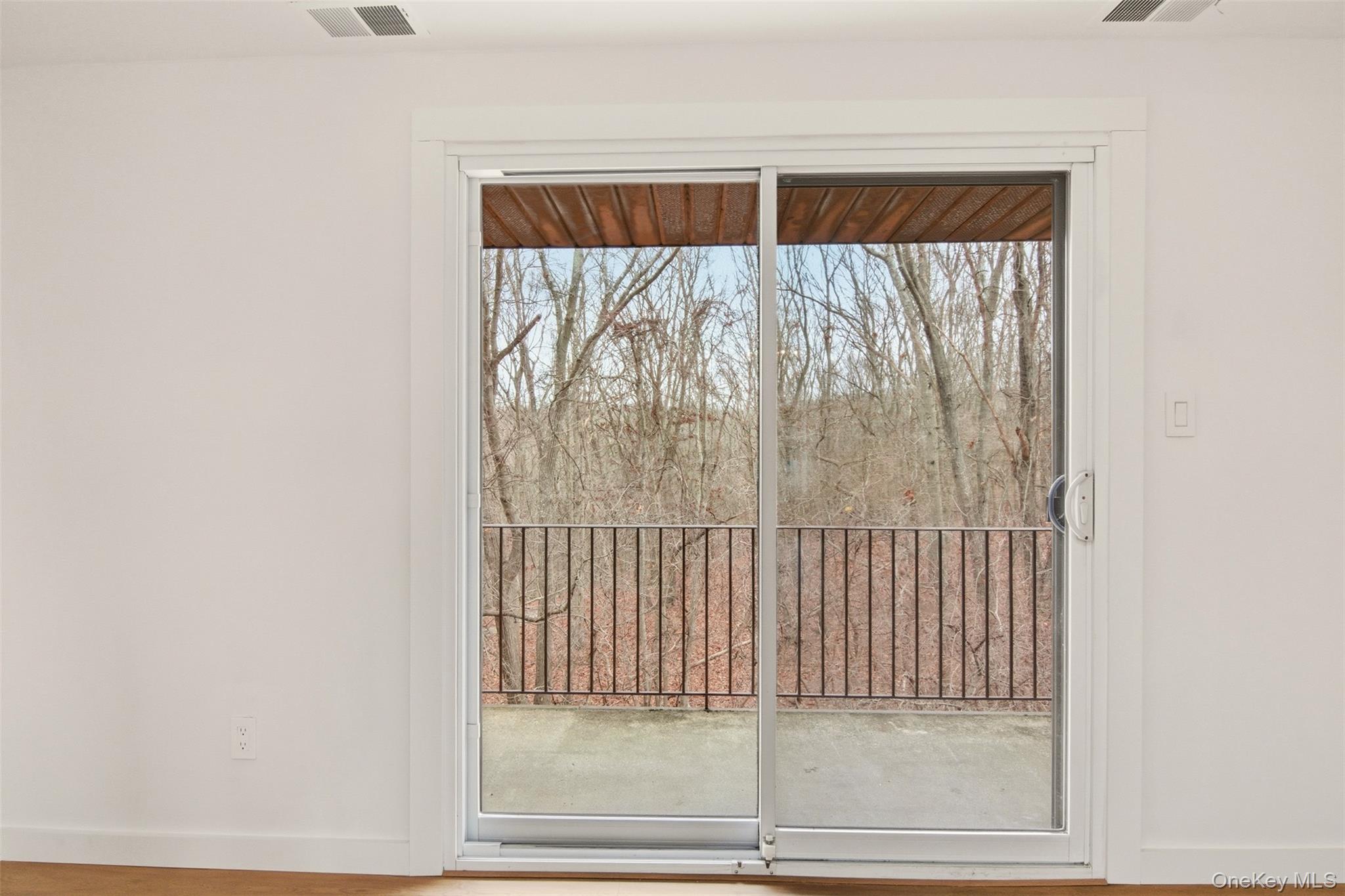 #8 photo, 8 Dogwood Court, Selden , NY 11784