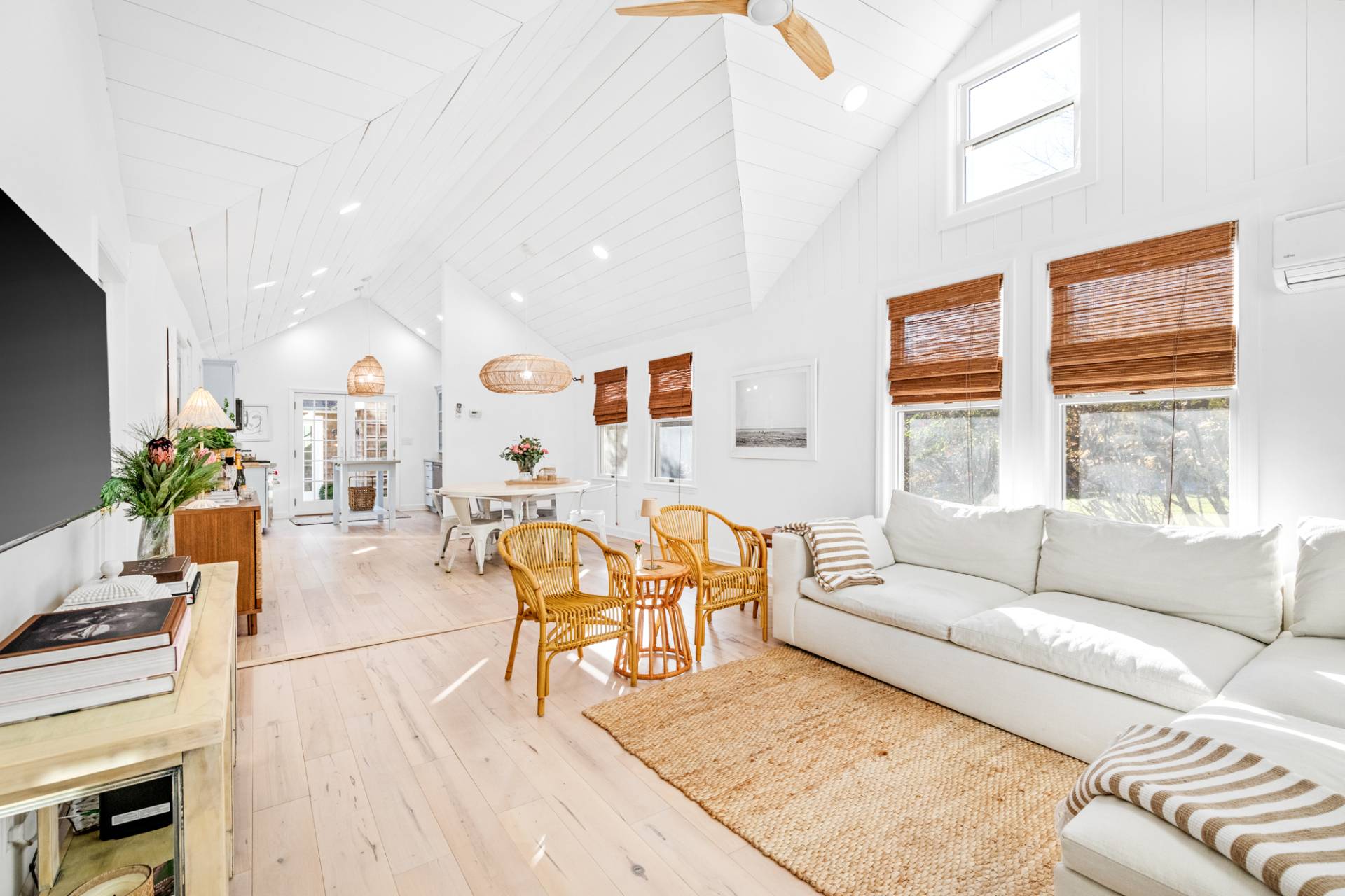 #1 photo, 144 POWELL AVE, 東長島 汉普顿 Southampton , NY 11968