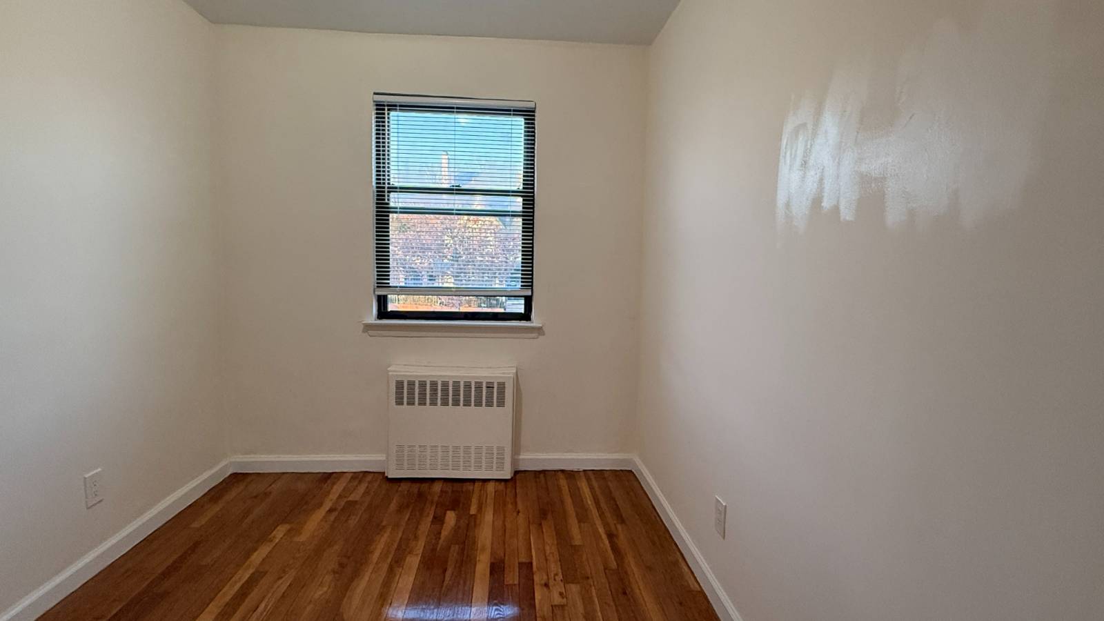 #12 photo, 167-22 Northern Blvd, Flushing , NY 11358