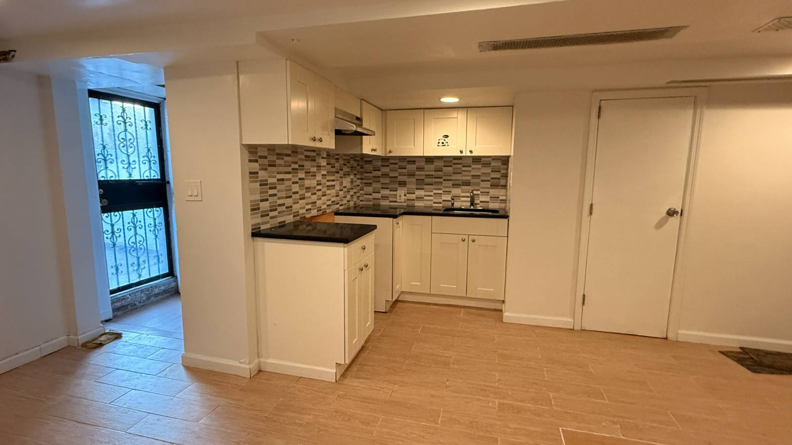 #14 photo, 167-22 Northern Blvd, Flushing , NY 11358