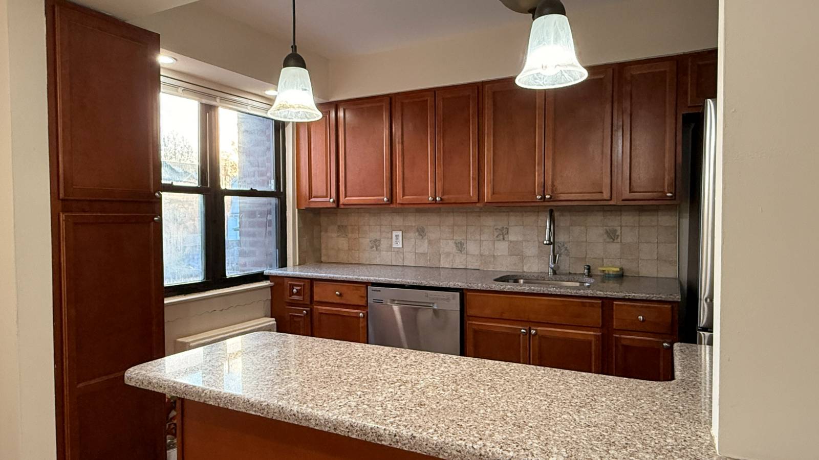 #7 photo, 167-22 Northern Blvd, Flushing , NY 11358